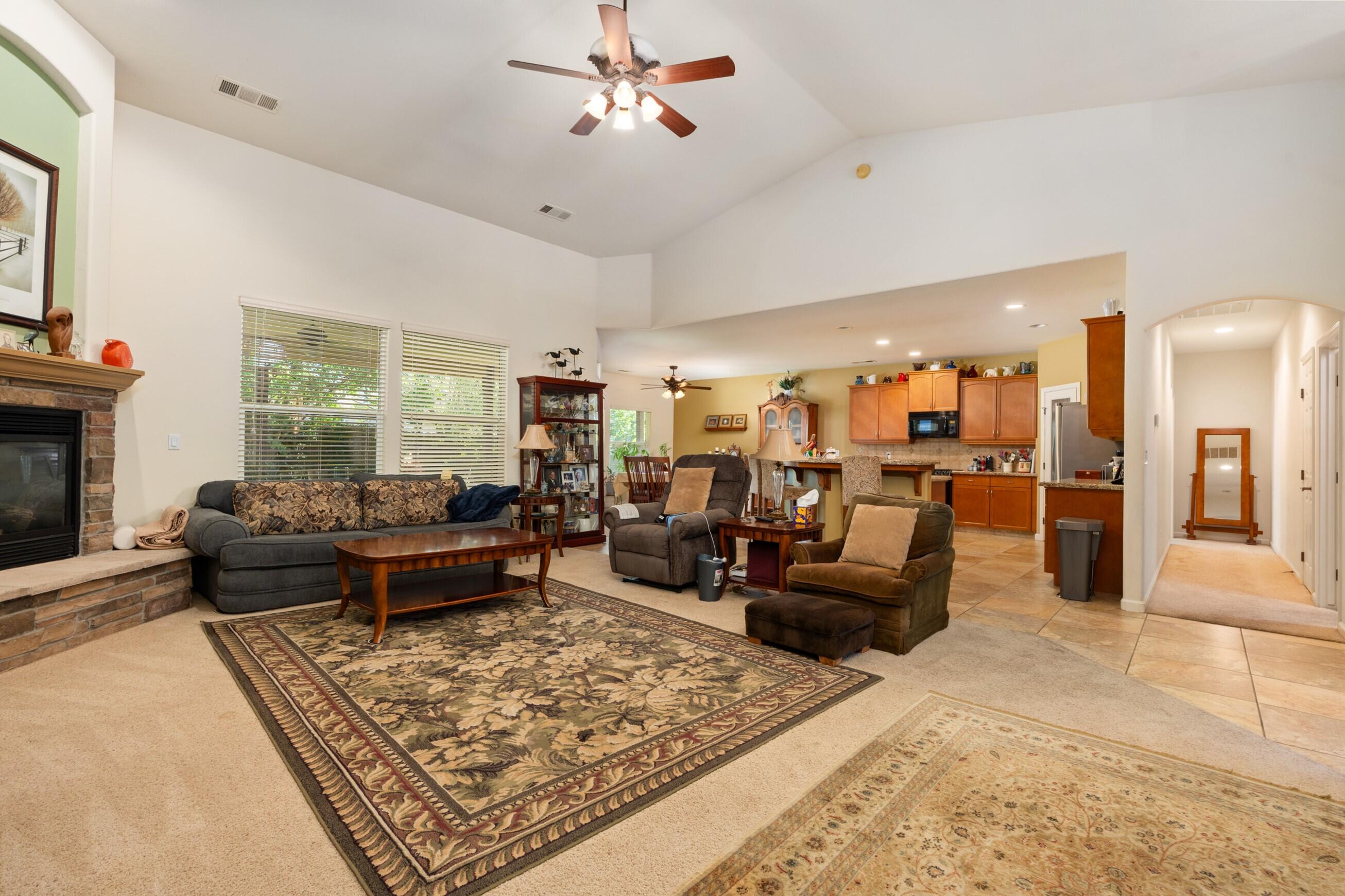 1985 Harvard Ave, Tulare, CA 93274