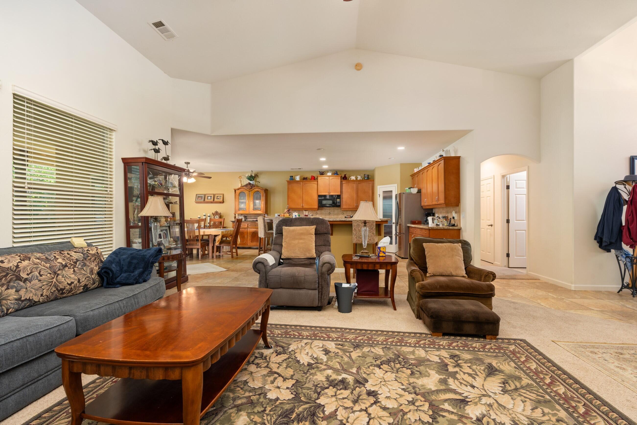 1985 Harvard Ave, Tulare, CA 93274