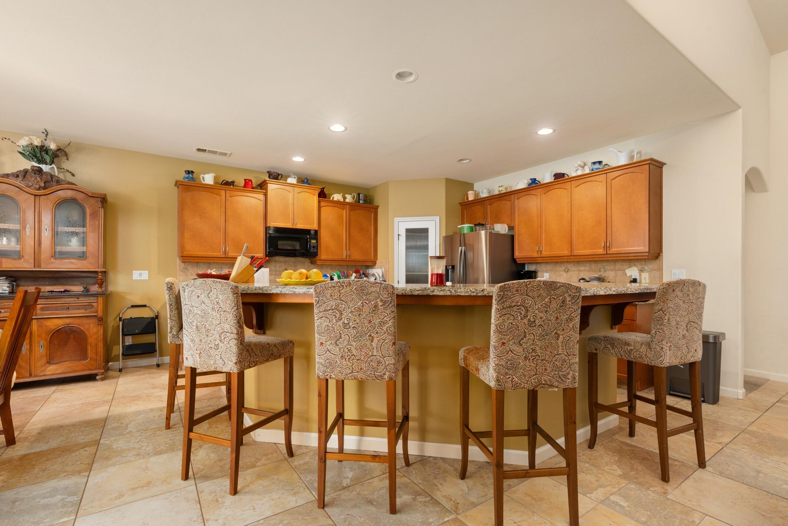 1985 Harvard Ave, Tulare, CA 93274