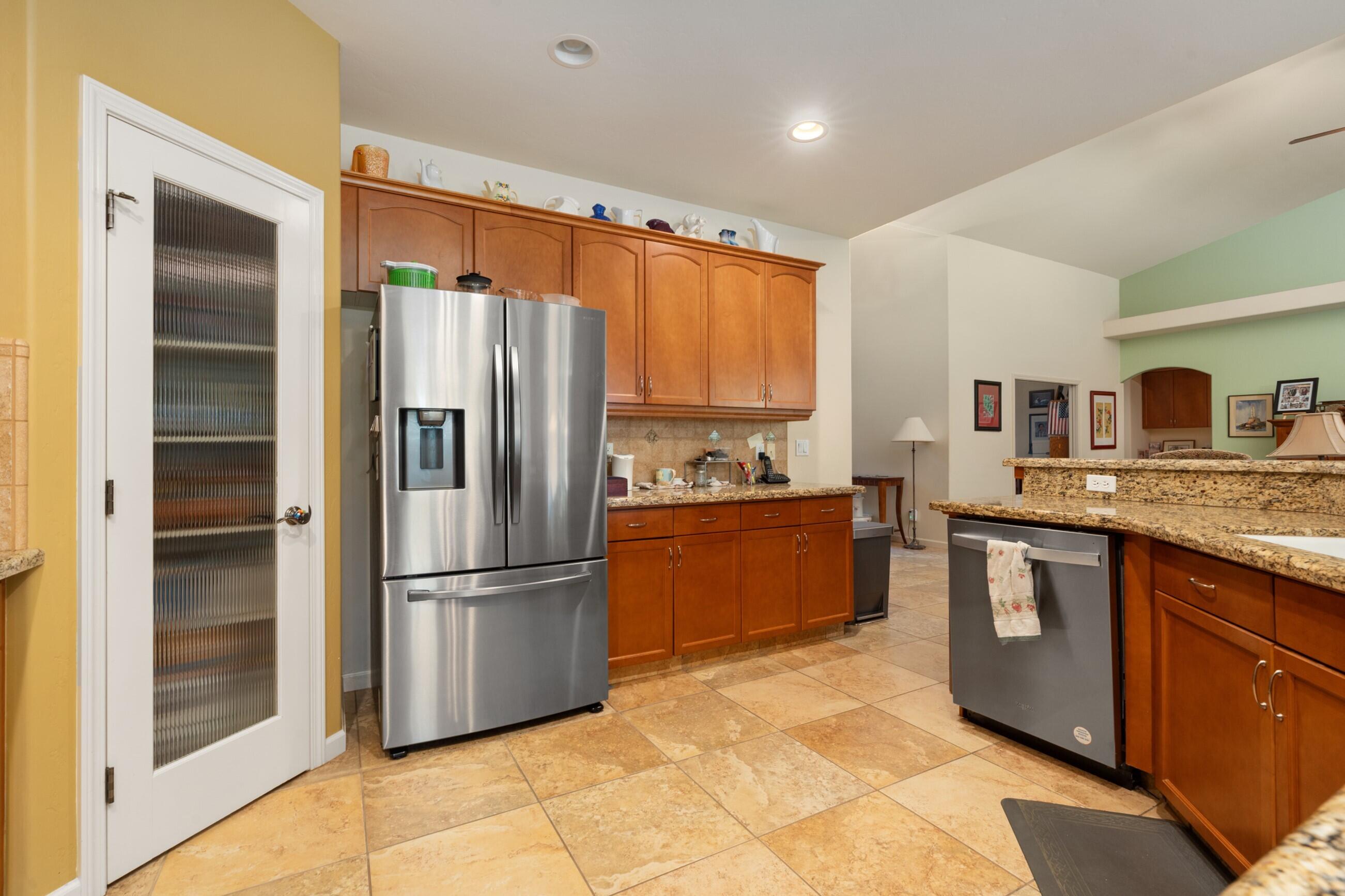 1985 Harvard Ave, Tulare, CA 93274