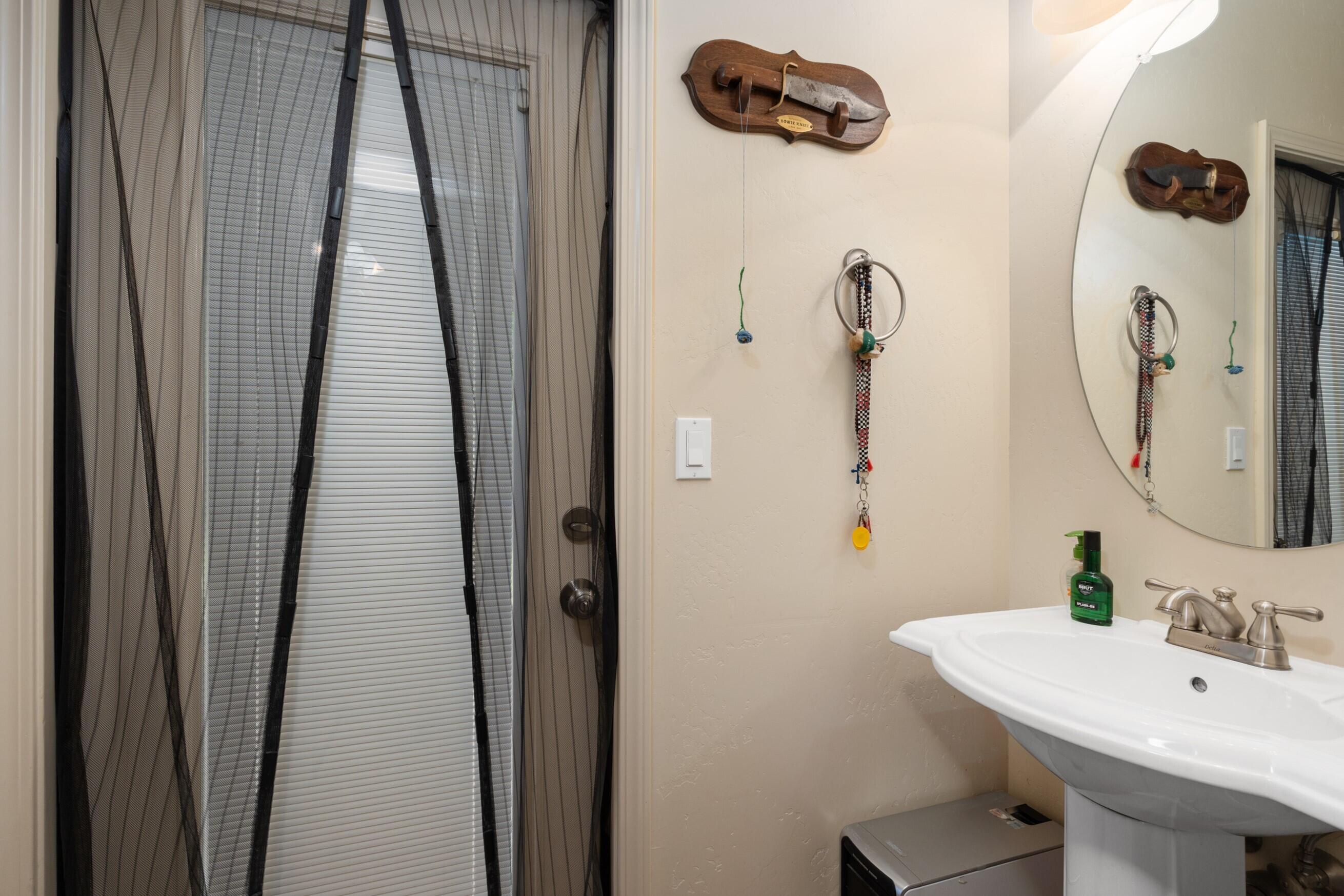 1985 Harvard Ave, Tulare, CA 93274