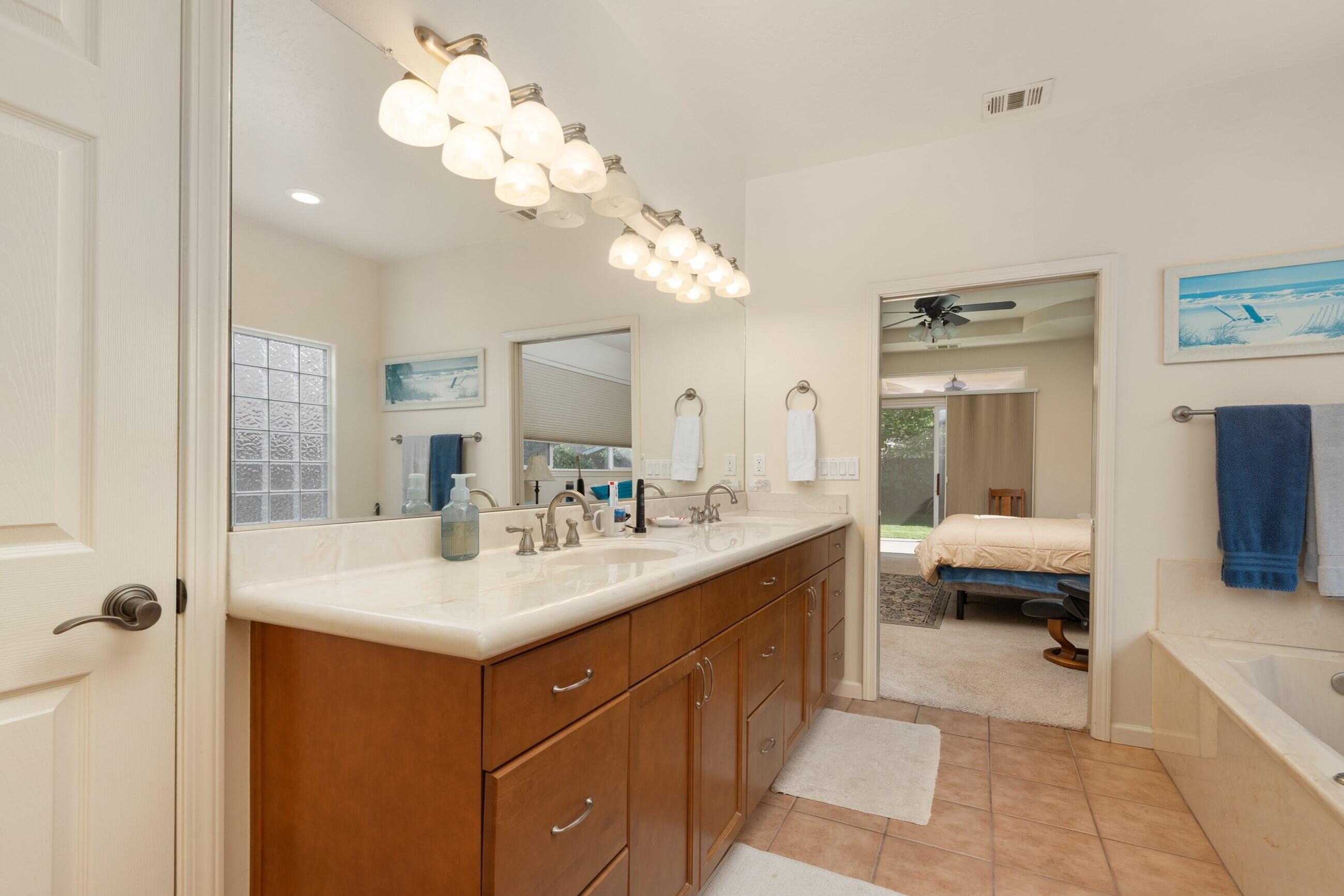 1985 Harvard Ave, Tulare, CA 93274