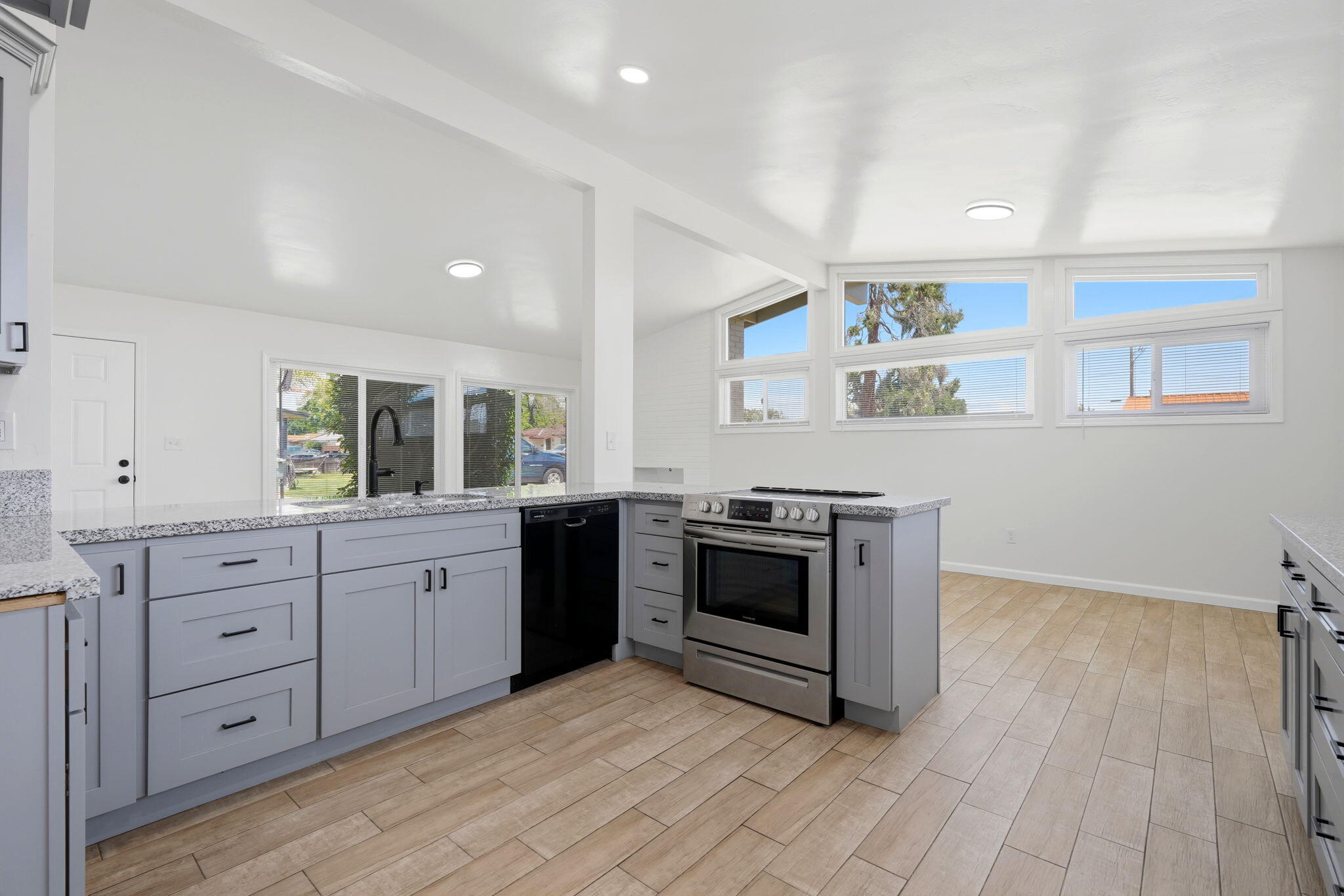 1807 S Bardo St, Visalia, CA 93277