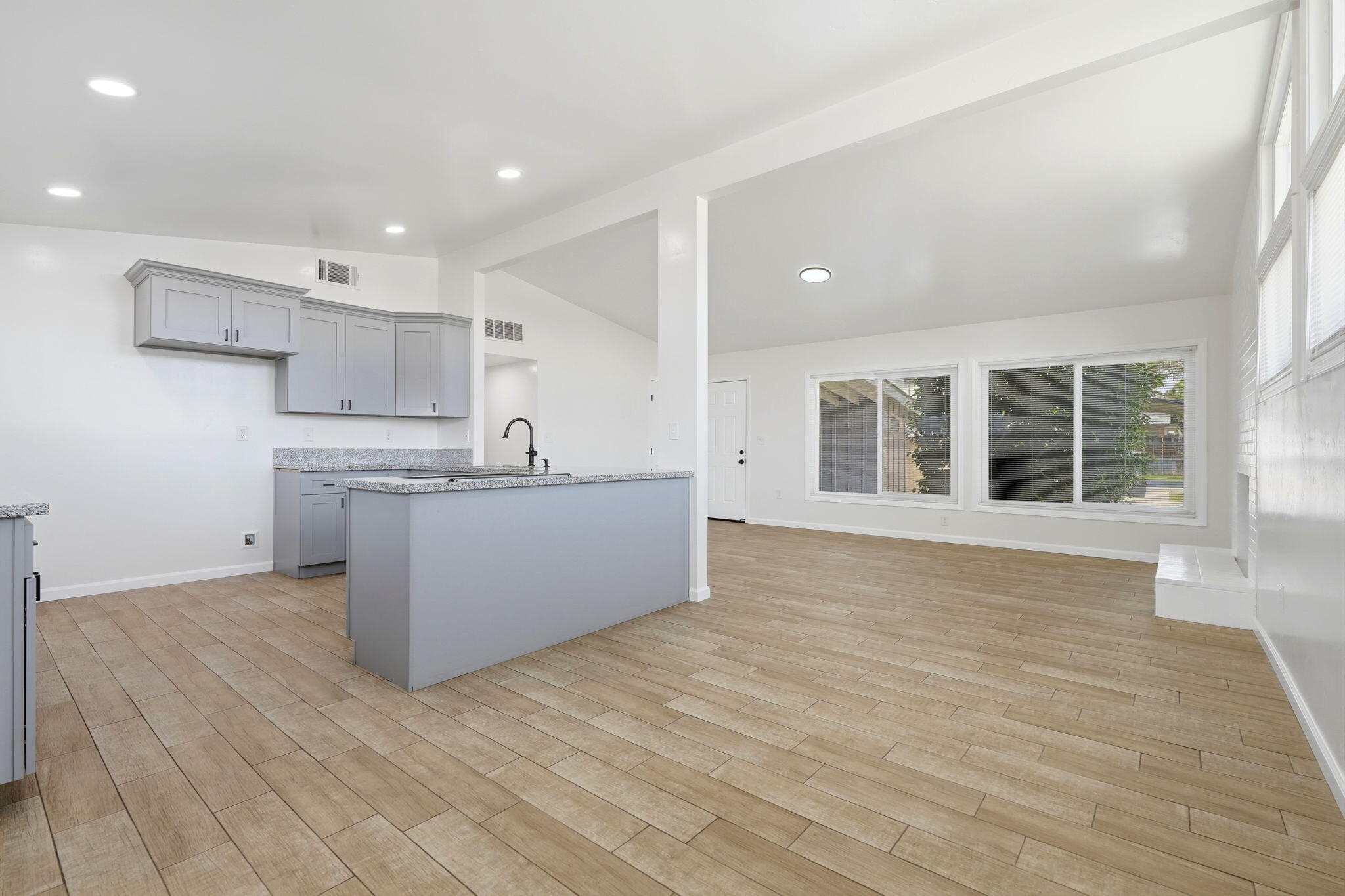 1807 S Bardo St, Visalia, CA 93277