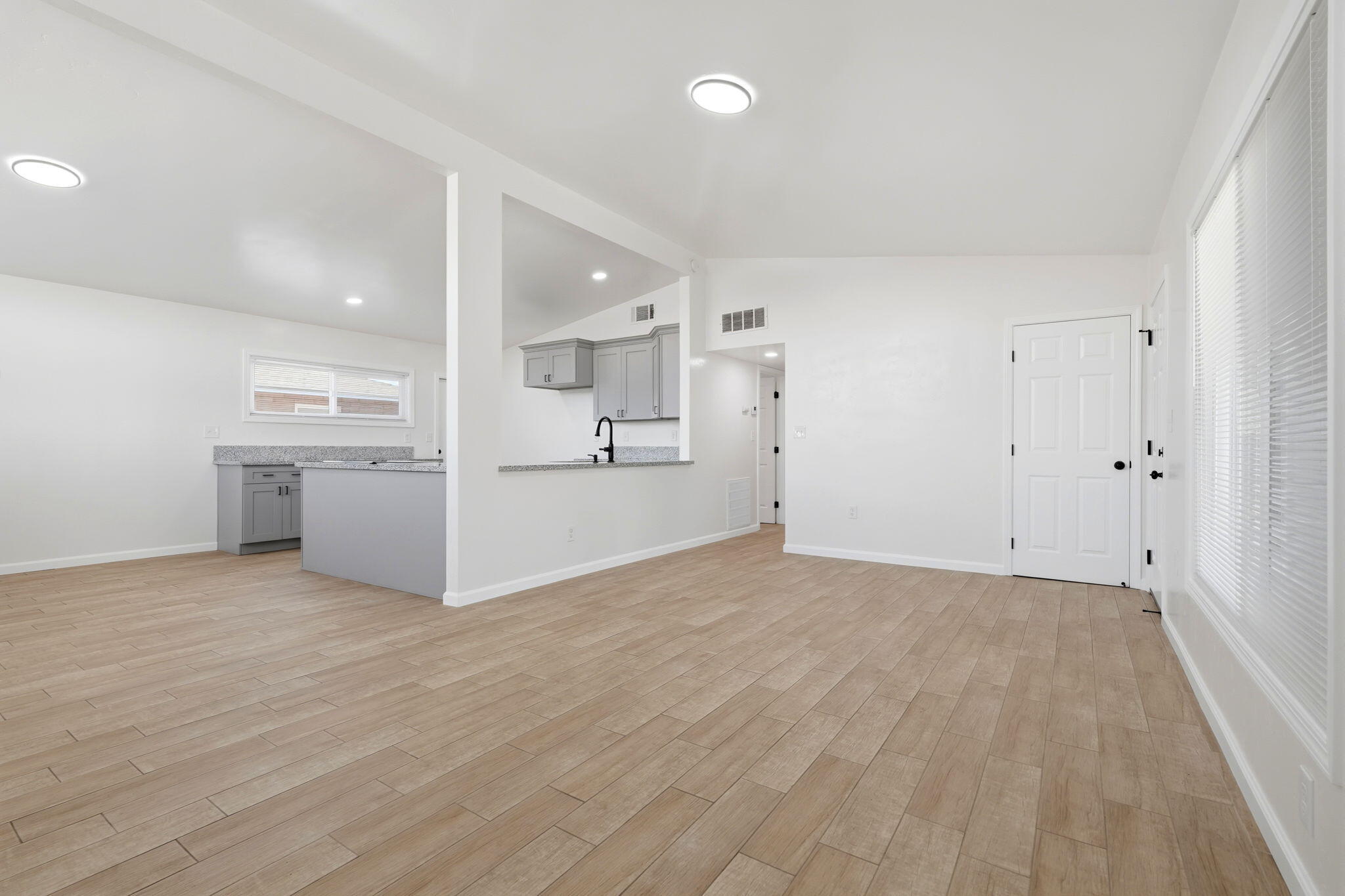 1807 S Bardo St, Visalia, CA 93277