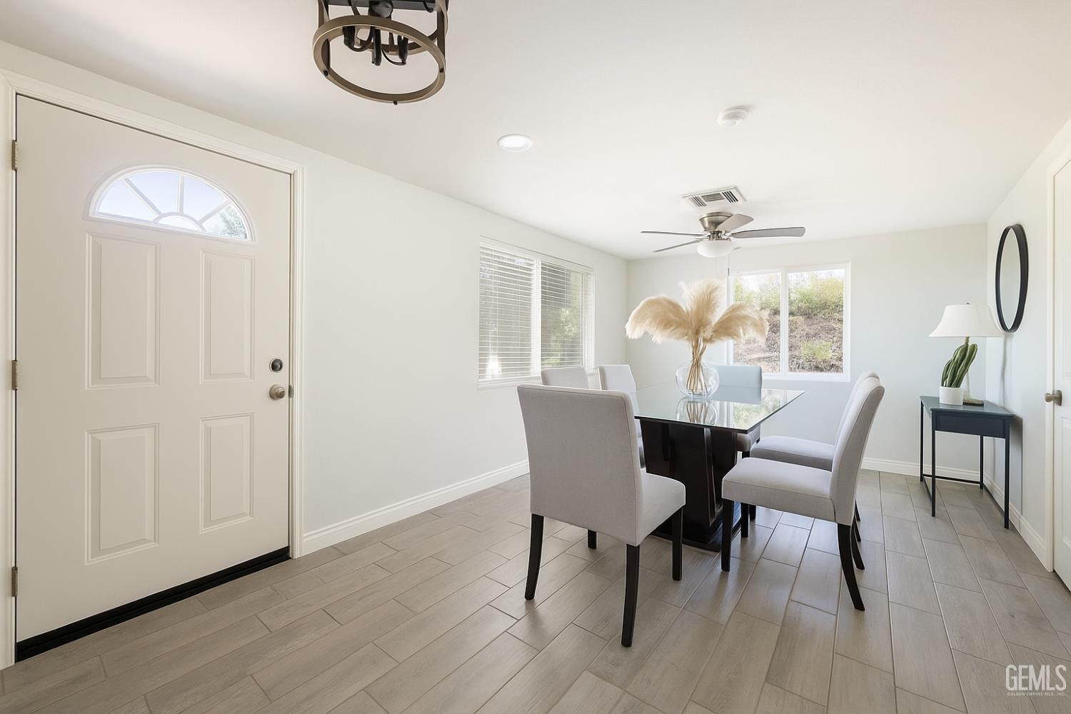 818 Decatur St, Bakersfield, CA 93308