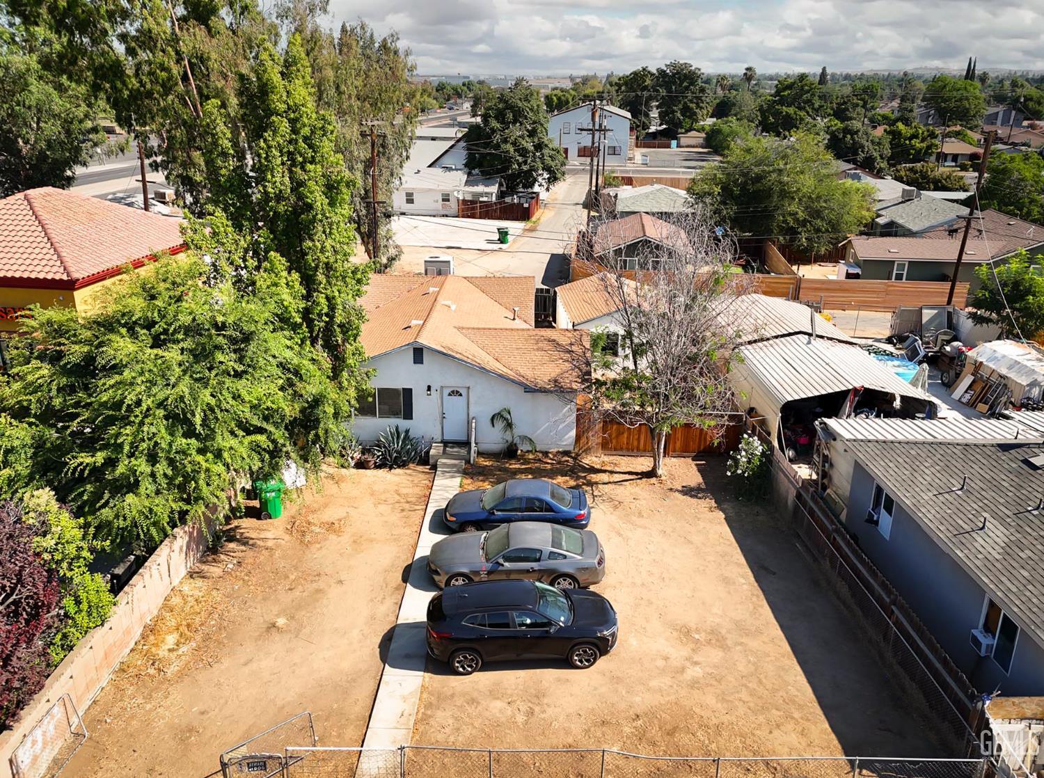 818 Decatur St, Bakersfield, CA 93308