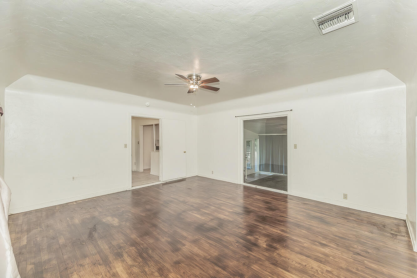 643 E Vassar Ave, Fresno, CA 93704