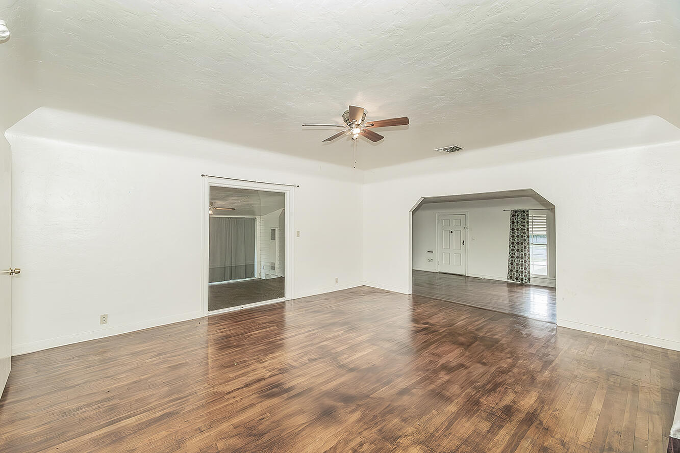643 E Vassar Ave, Fresno, CA 93704