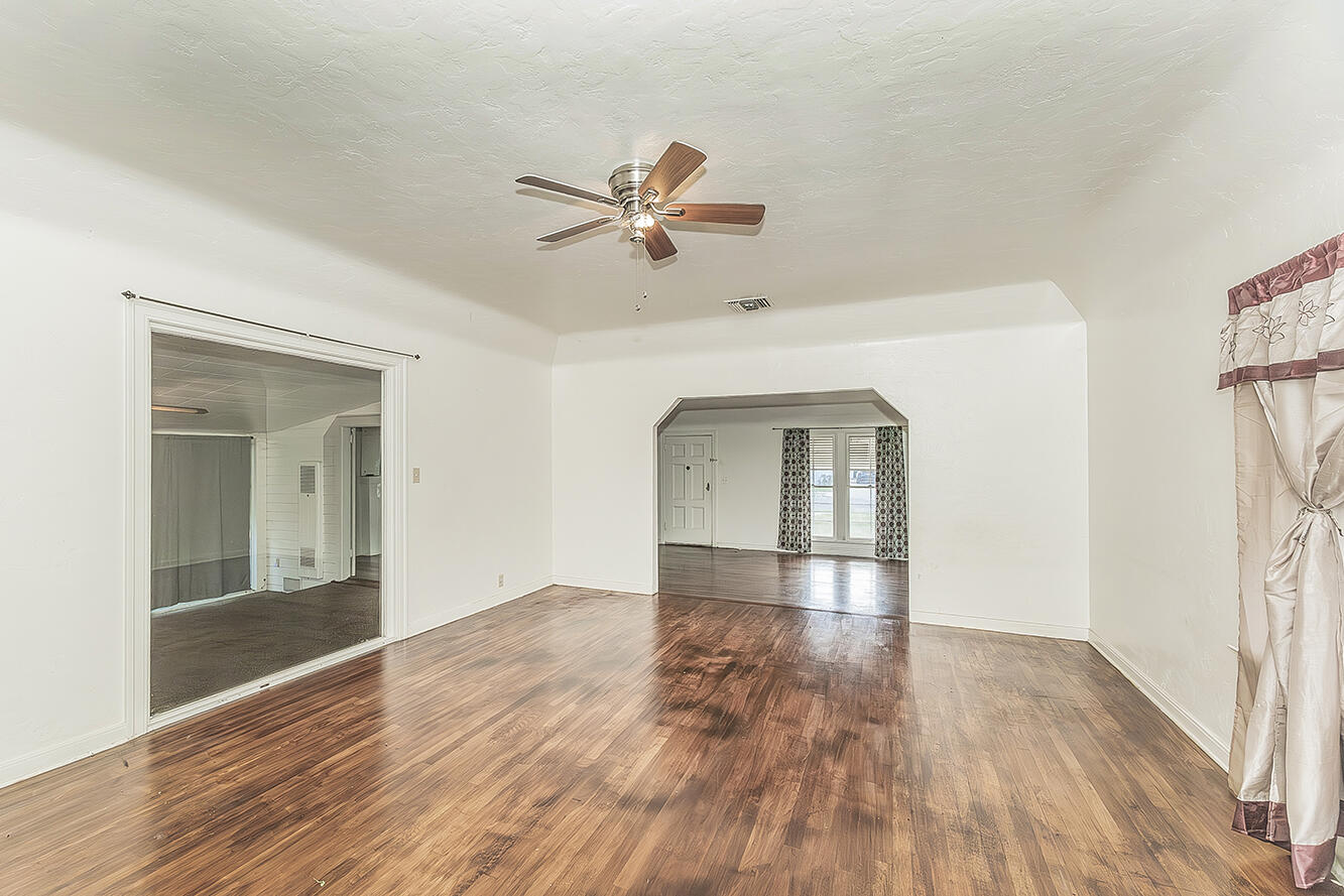 643 E Vassar Ave, Fresno, CA 93704