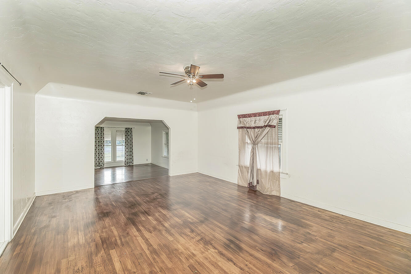 643 E Vassar Ave, Fresno, CA 93704