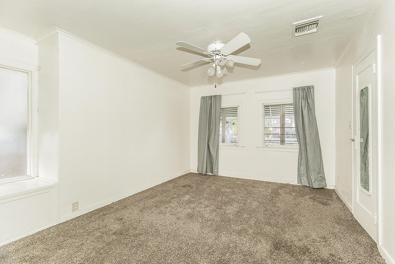 643 E Vassar Ave, Fresno, CA 93704