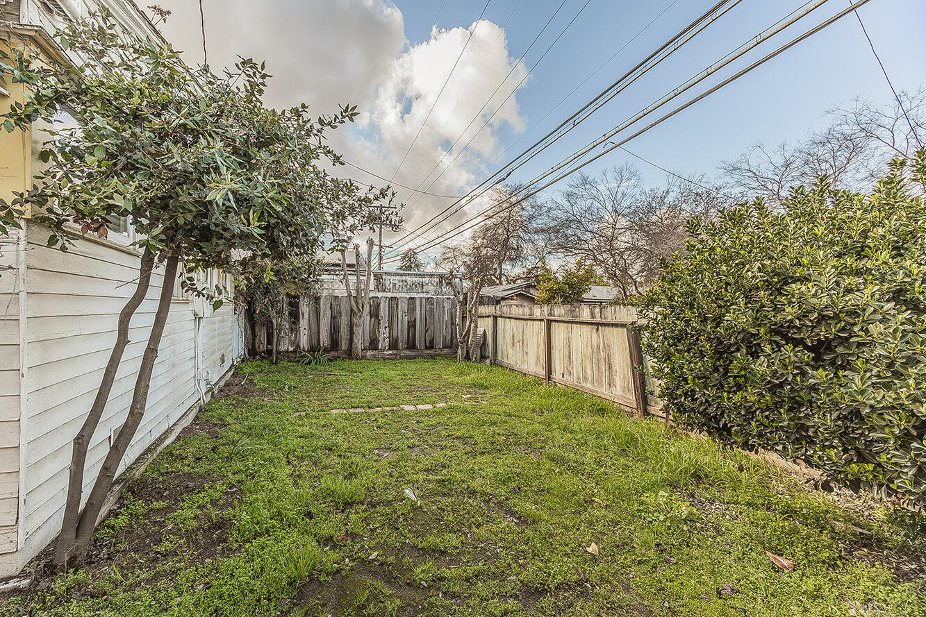 643 E Vassar Ave, Fresno, CA 93704