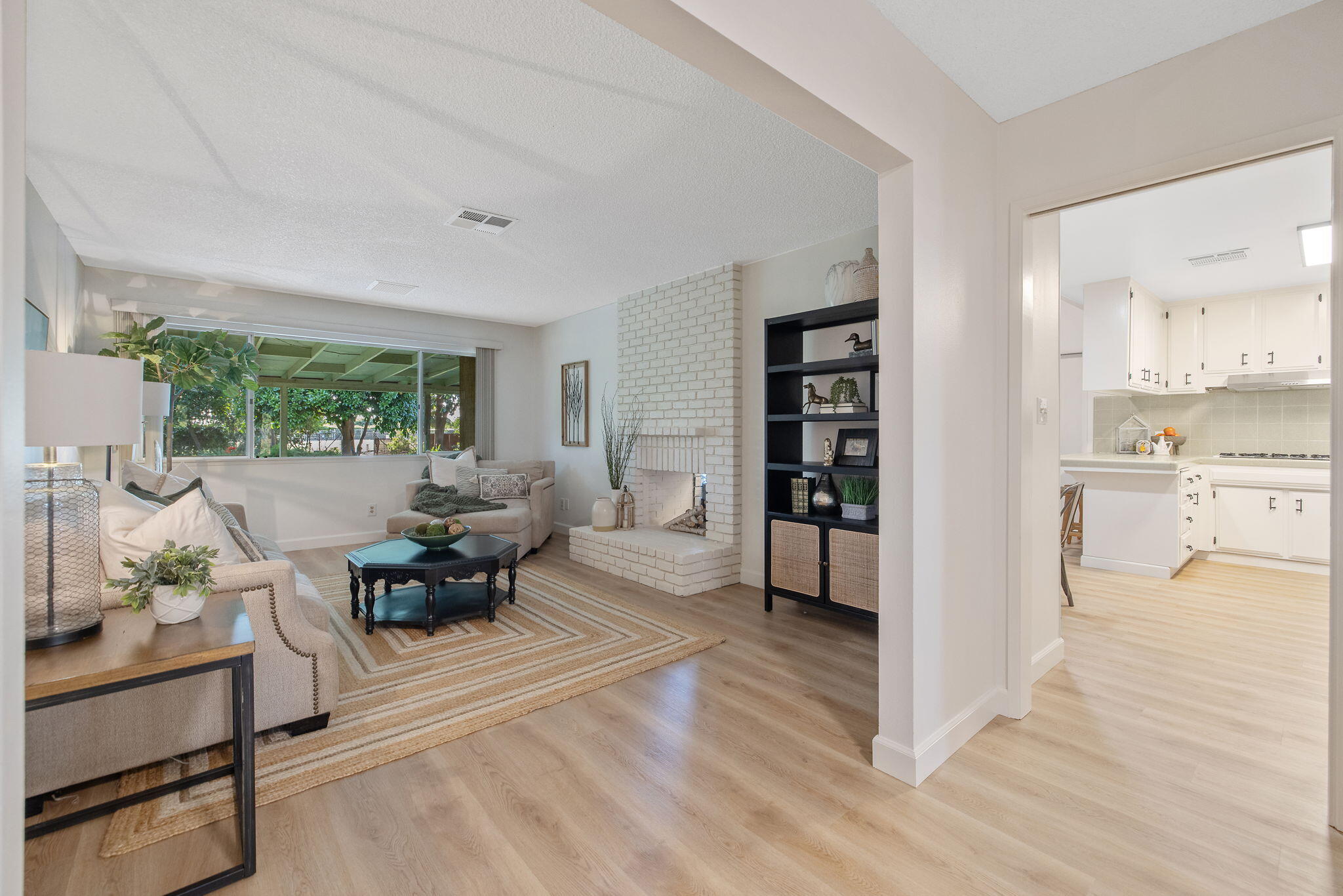 30955 Tower Rd, Visalia, CA 93292