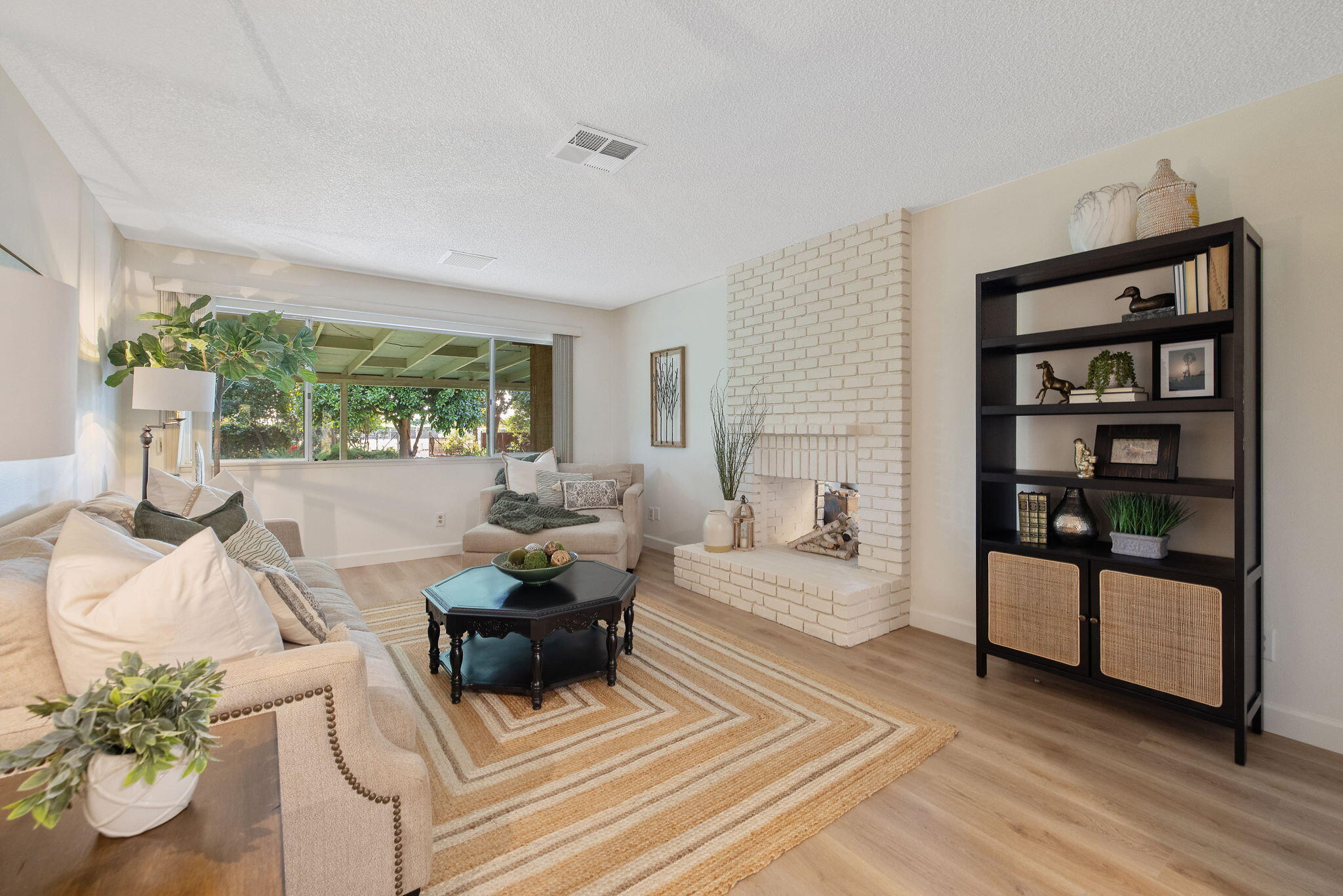 30955 Tower Rd, Visalia, CA 93292