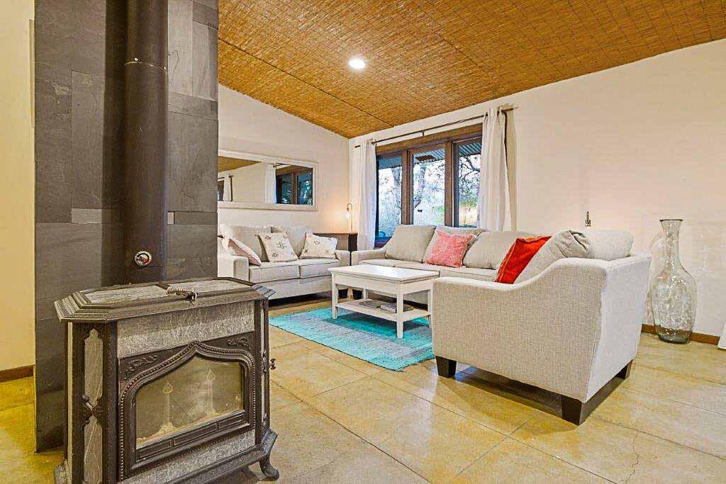 44879 Dinely Dr, Three Rivers, CA 93271