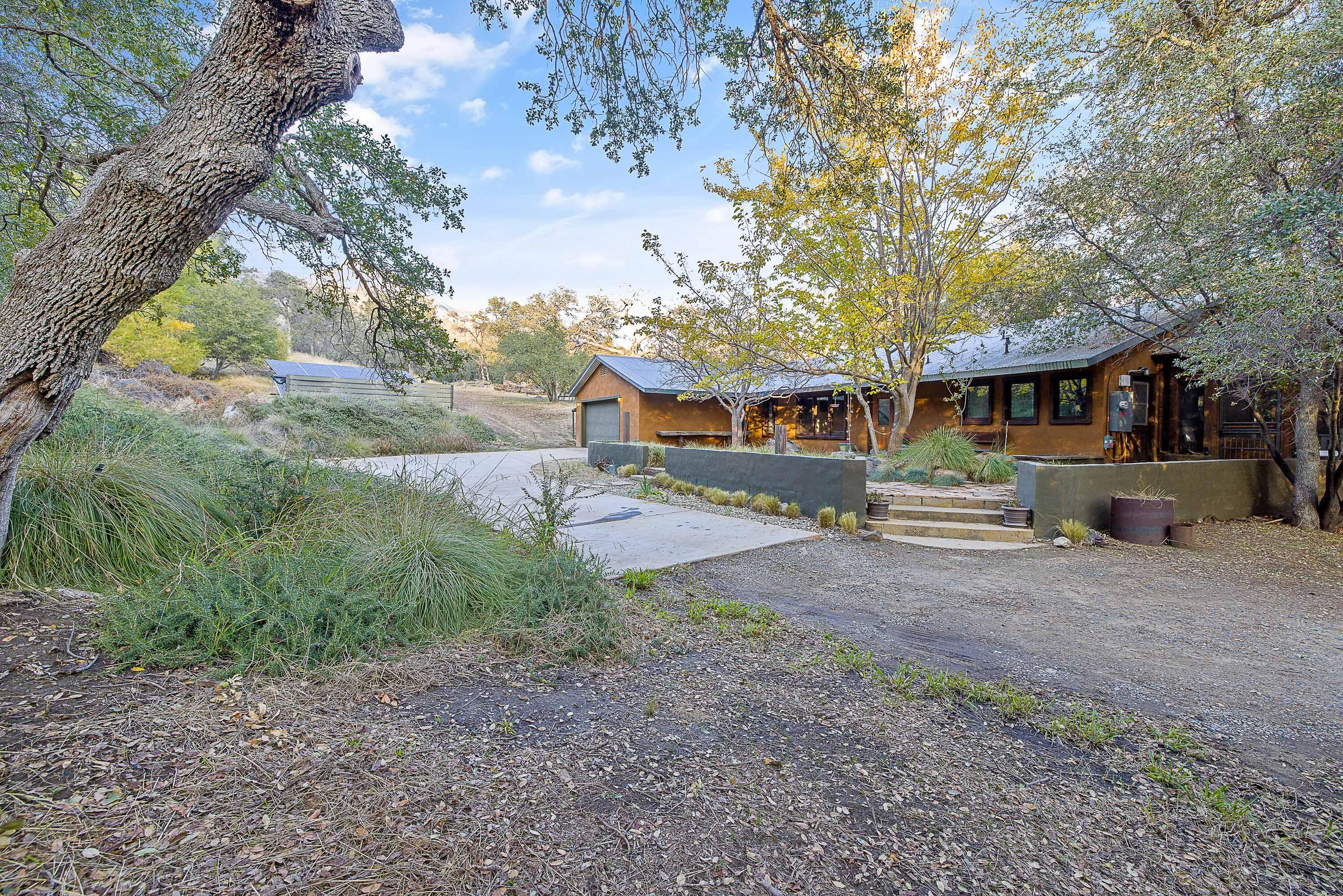 44879 Dinely Dr, Three Rivers, CA 93271