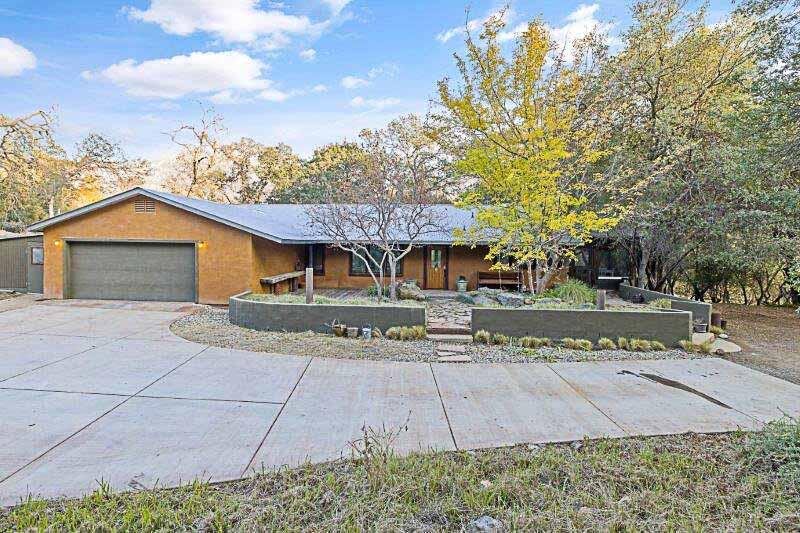 44879 Dinely Dr, Three Rivers, CA 93271