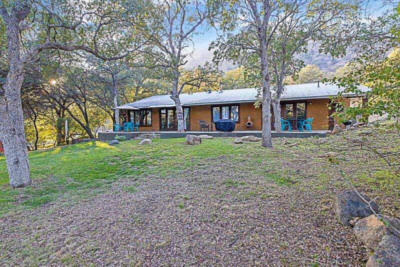 44879 Dinely Dr, Three Rivers, CA 93271