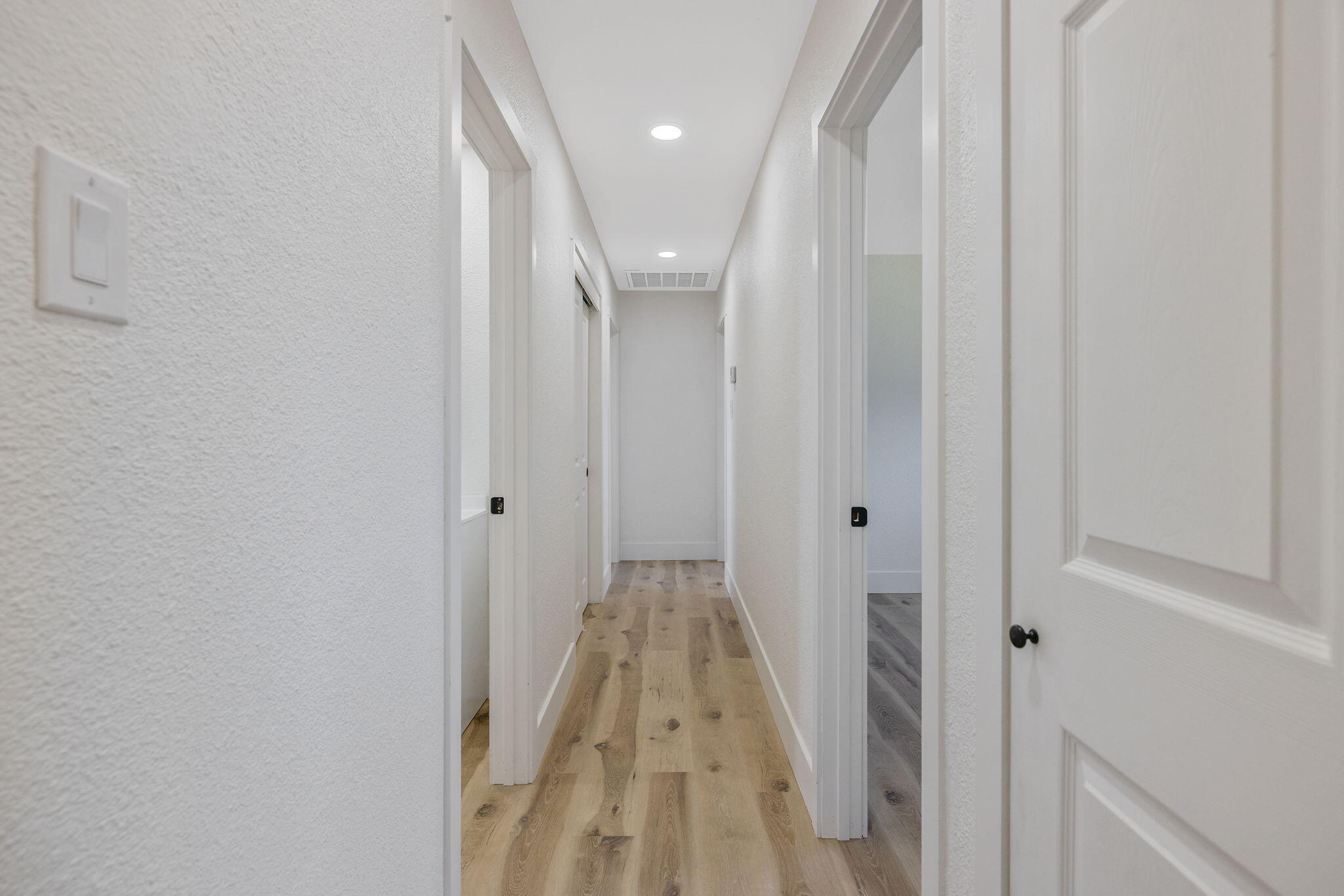 9561 Garden Dr, Hanford, CA 93230