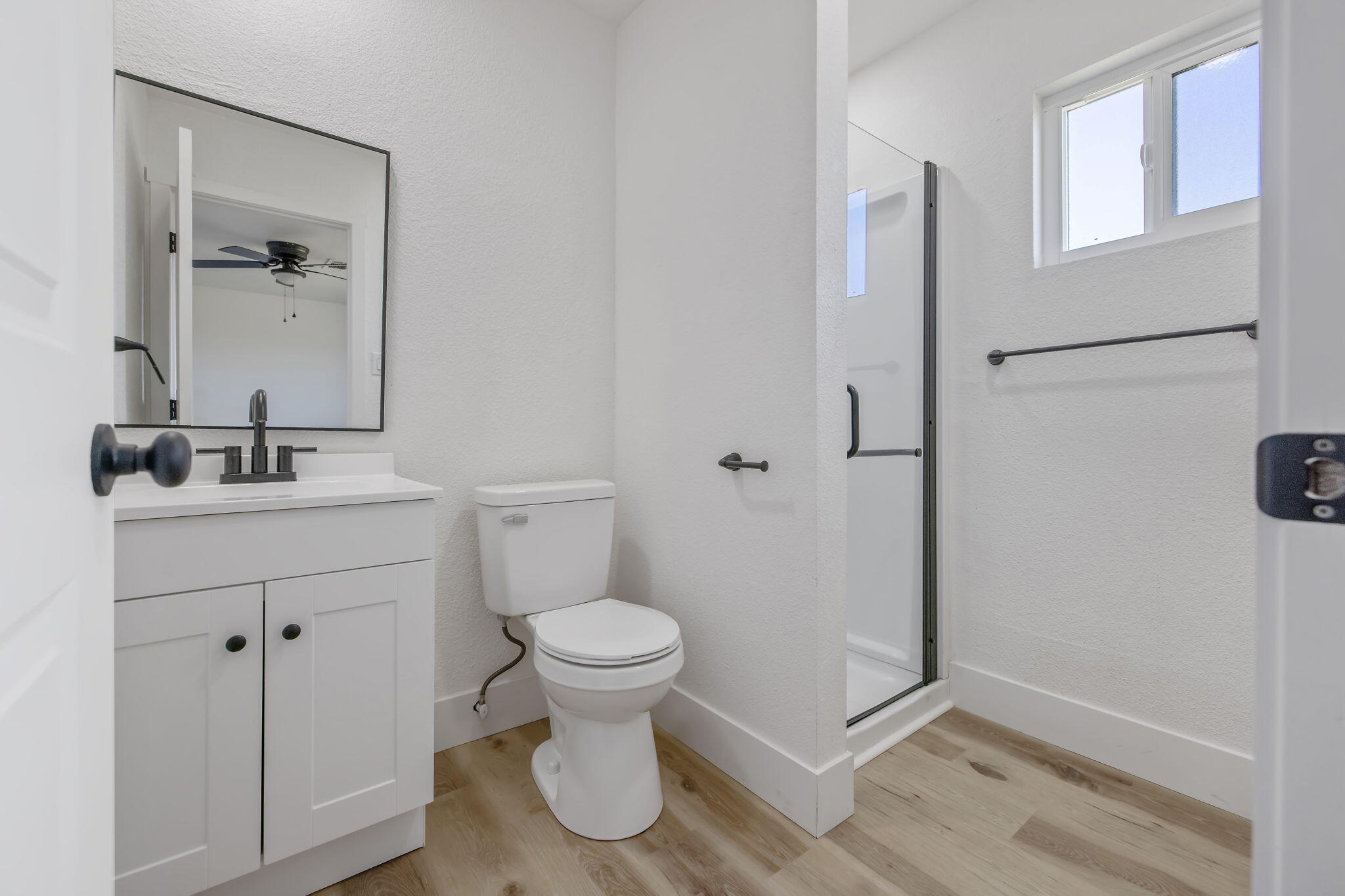 9561 Garden Dr, Hanford, CA 93230