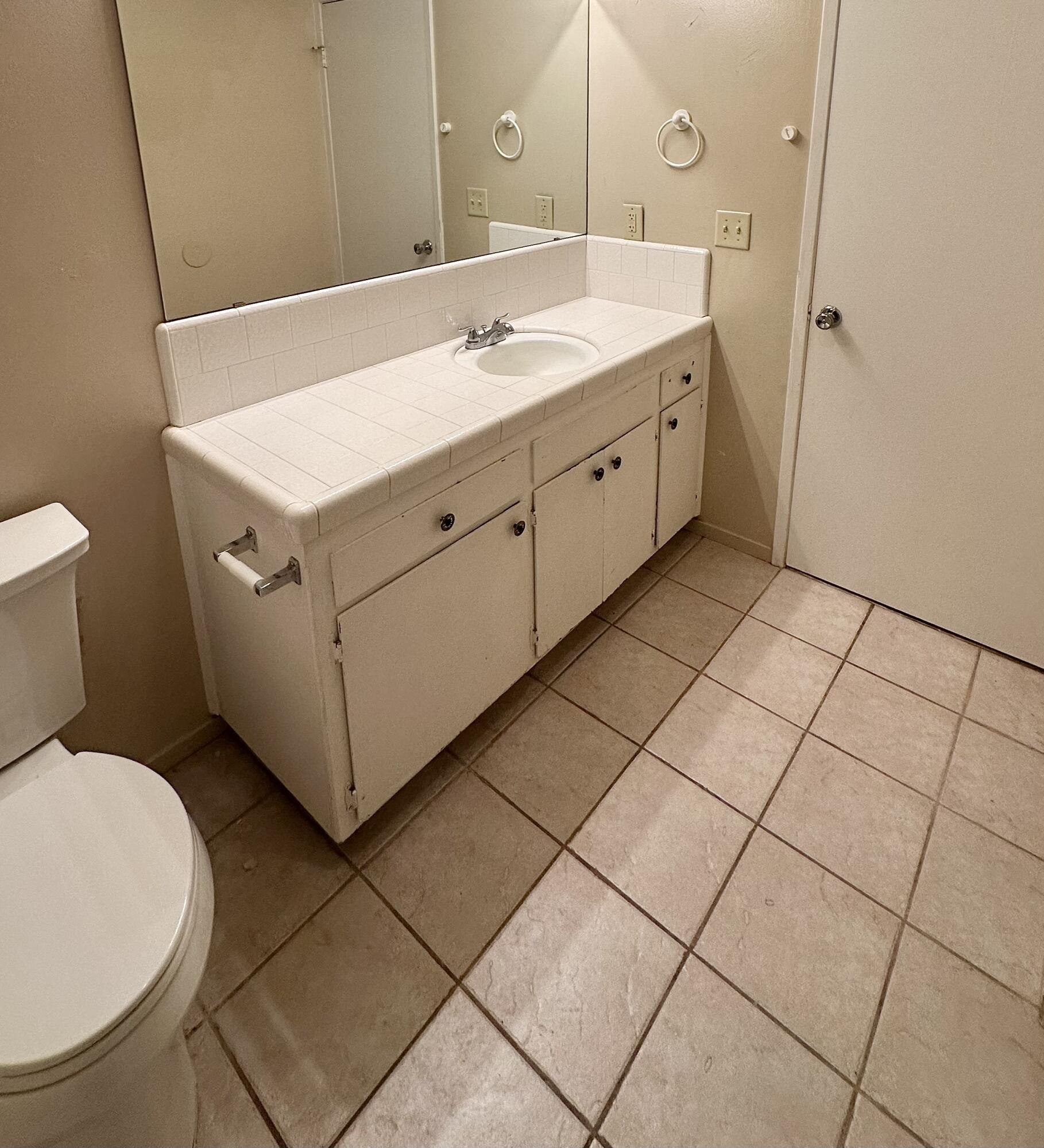 2350 S Dollner St, Visalia, CA 93277