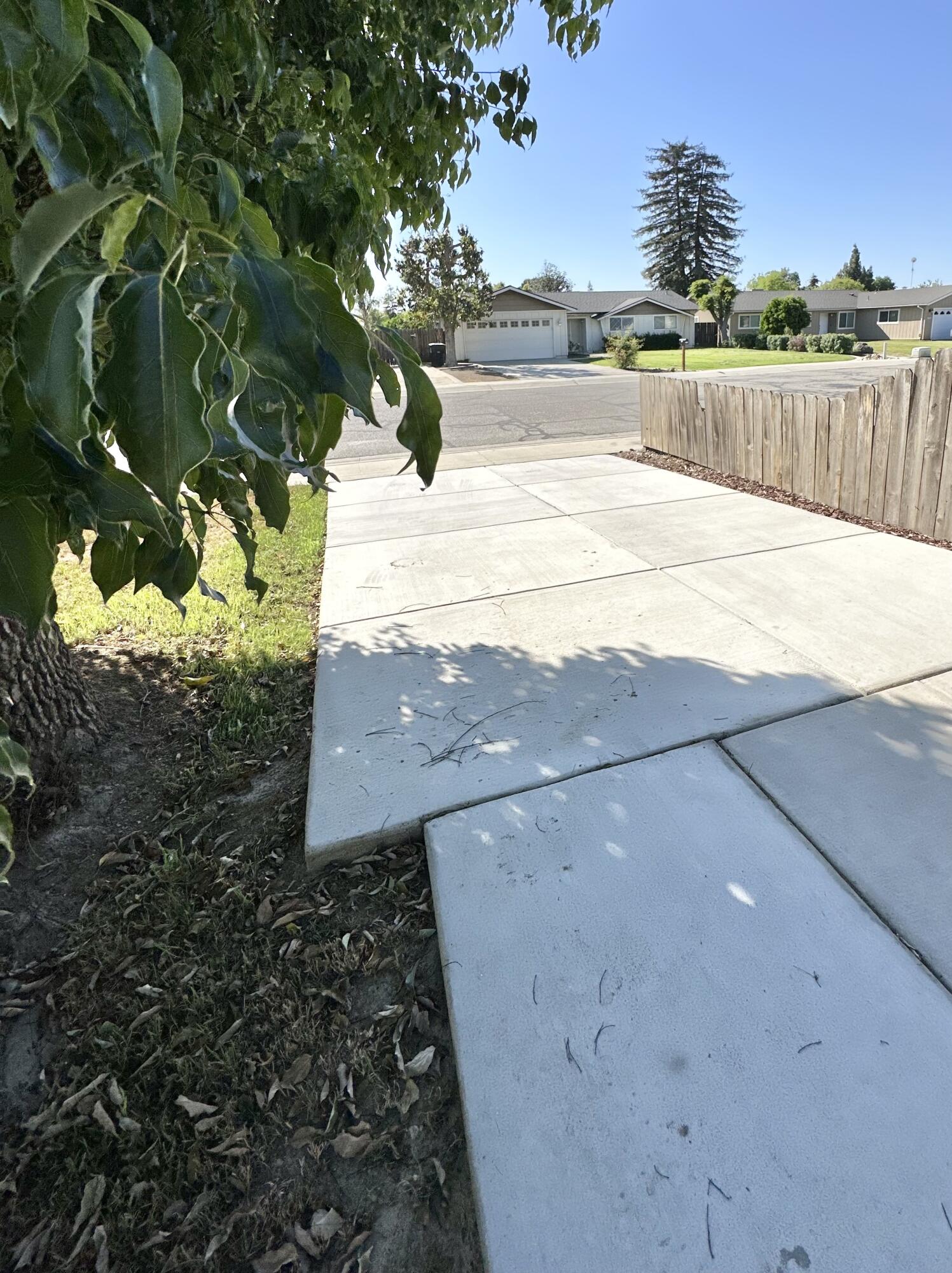 2350 S Dollner St, Visalia, CA 93277