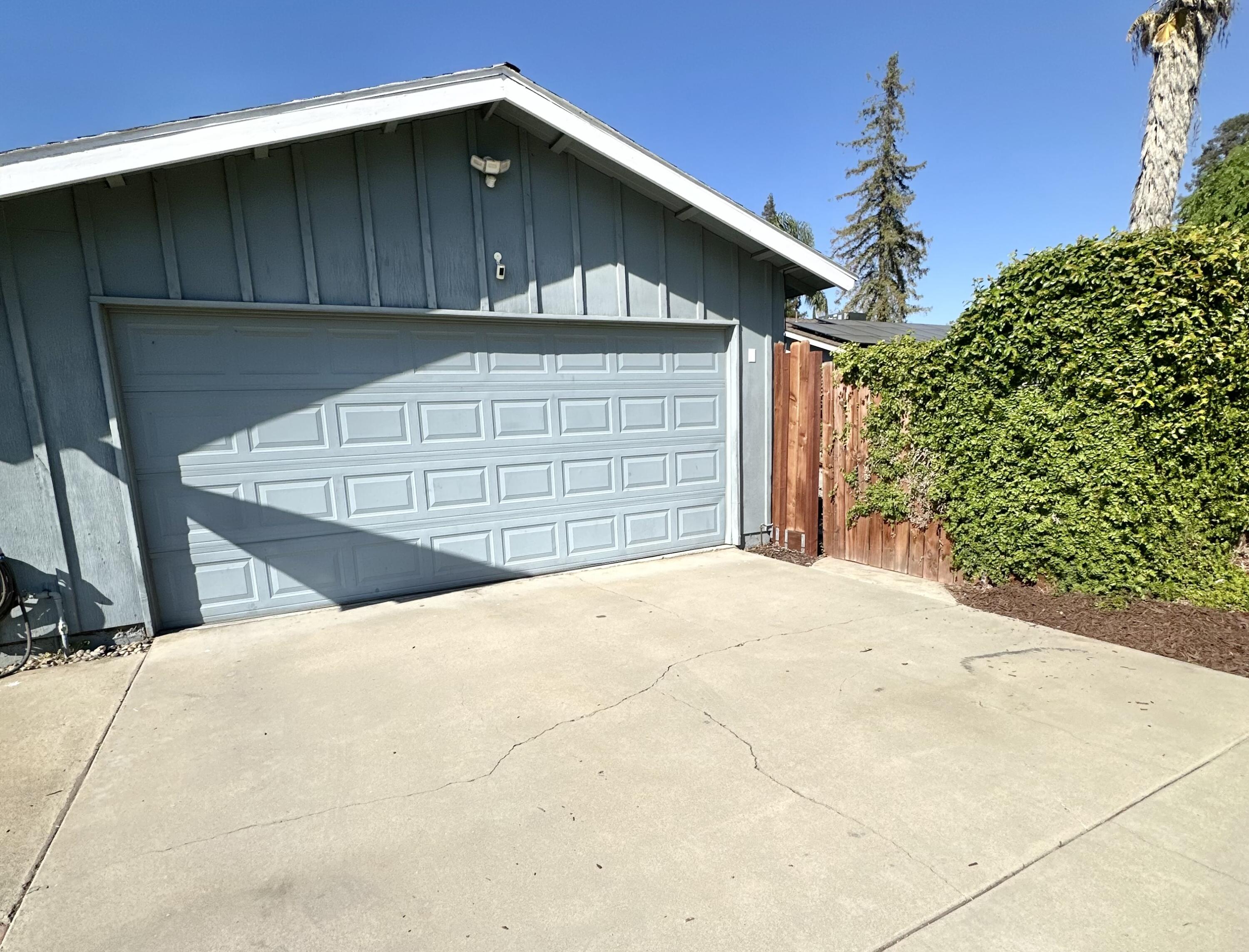 2350 S Dollner St, Visalia, CA 93277