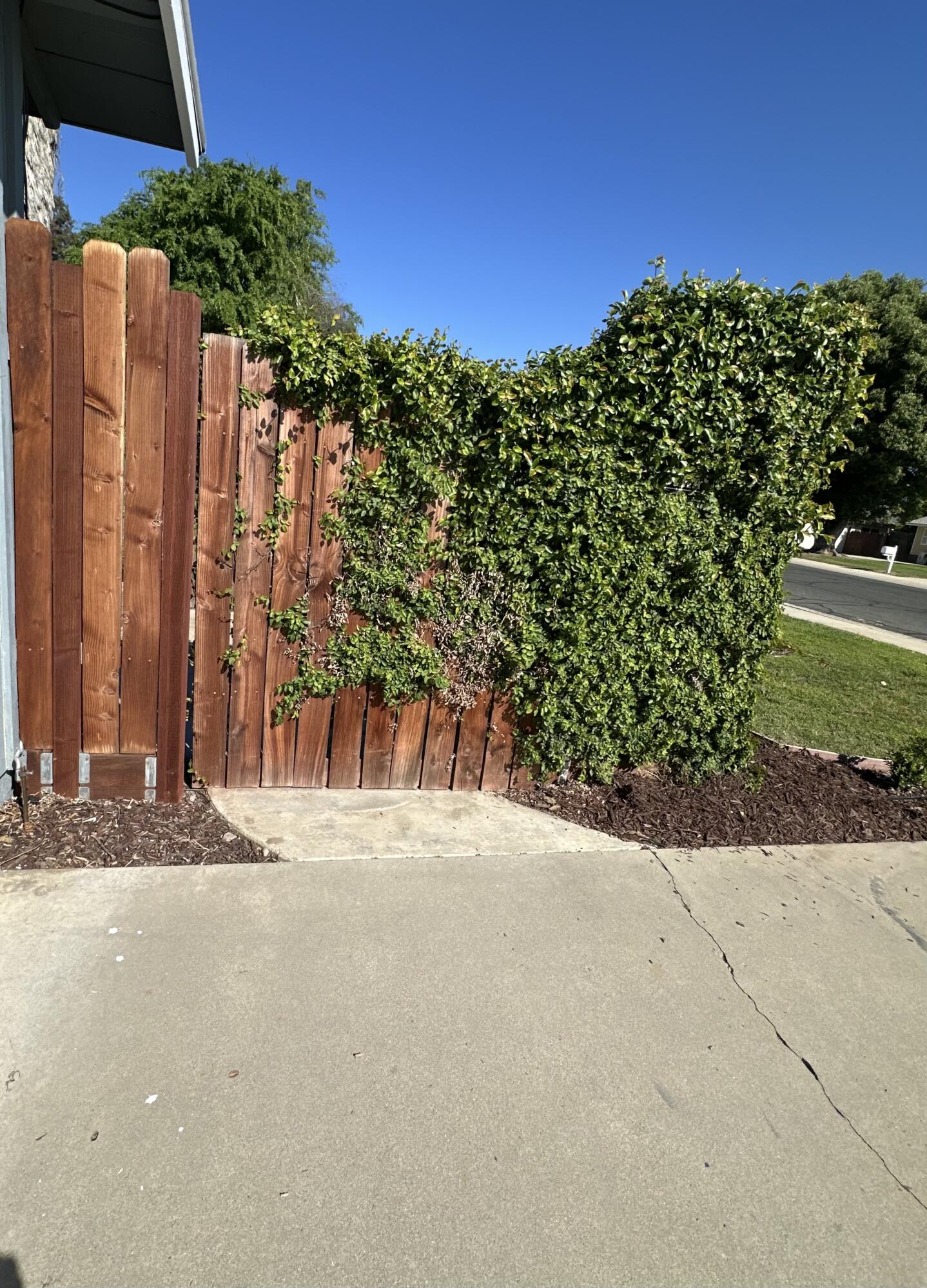 2350 S Dollner St, Visalia, CA 93277