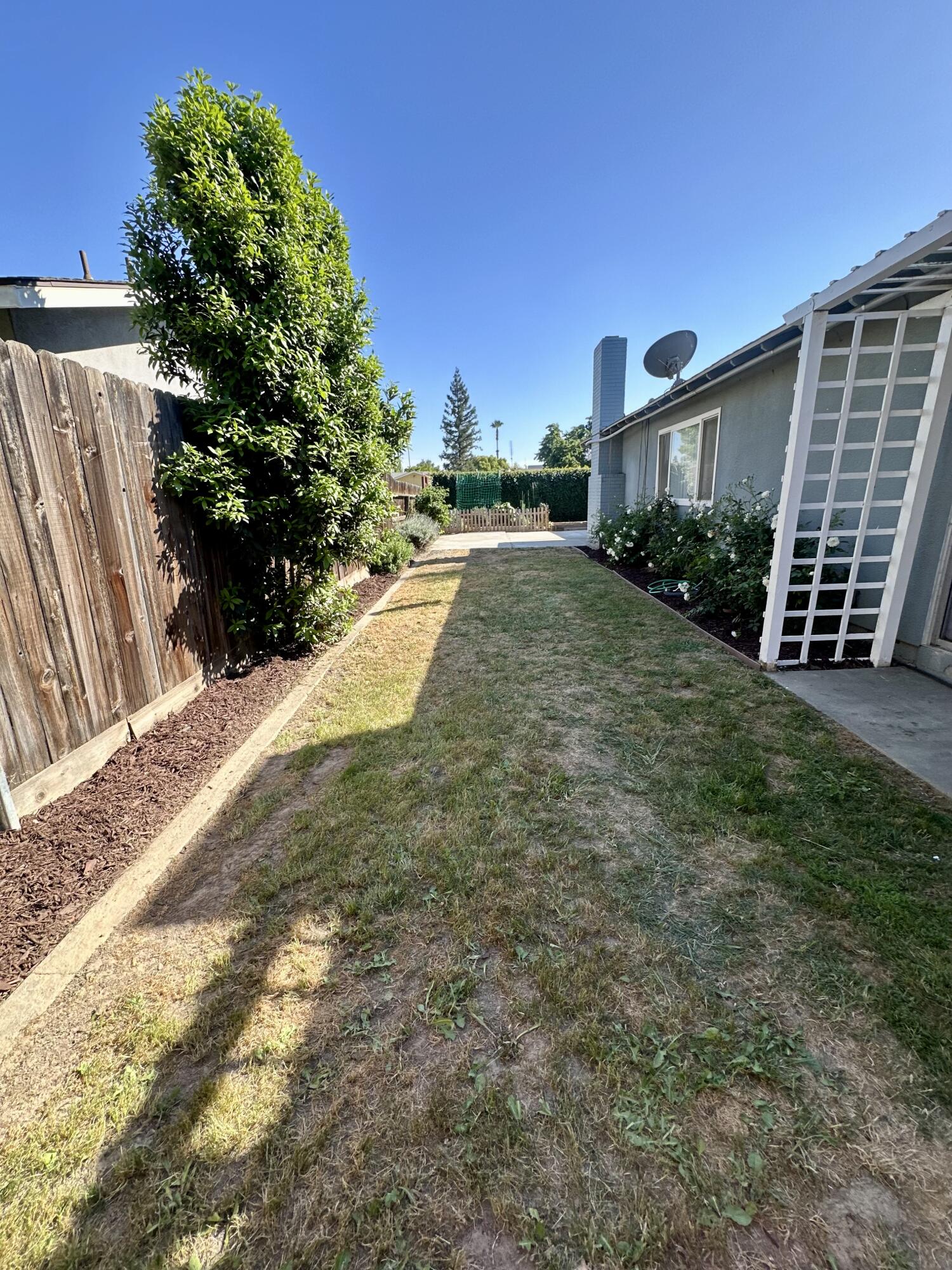 2350 S Dollner St, Visalia, CA 93277