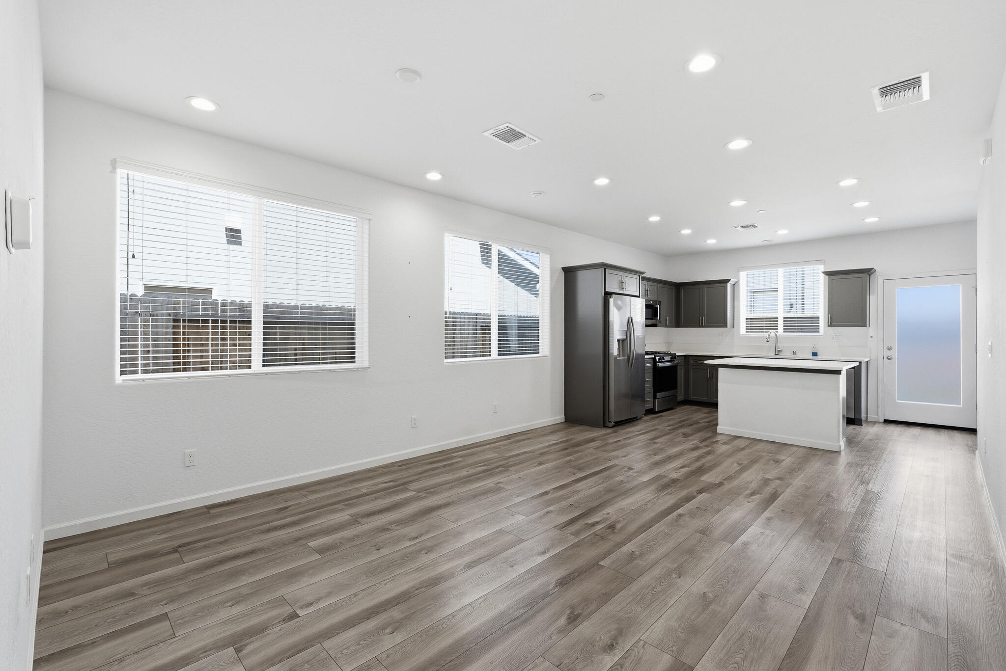 3008 N Creekside St, Visalia, CA 93291