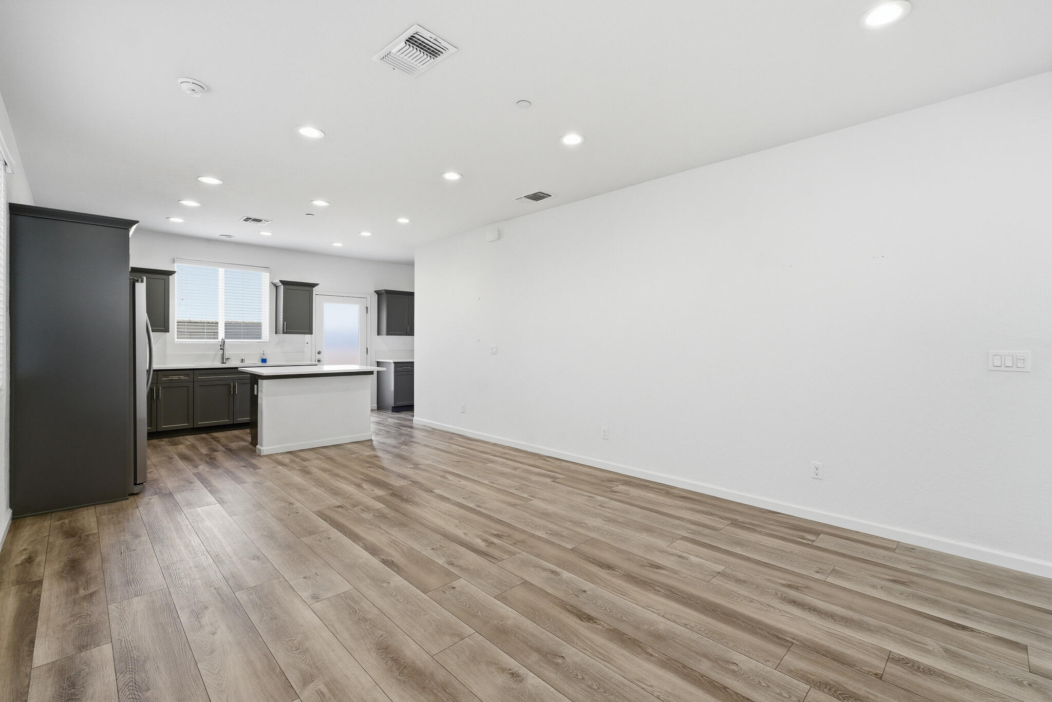 3008 N Creekside St, Visalia, CA 93291