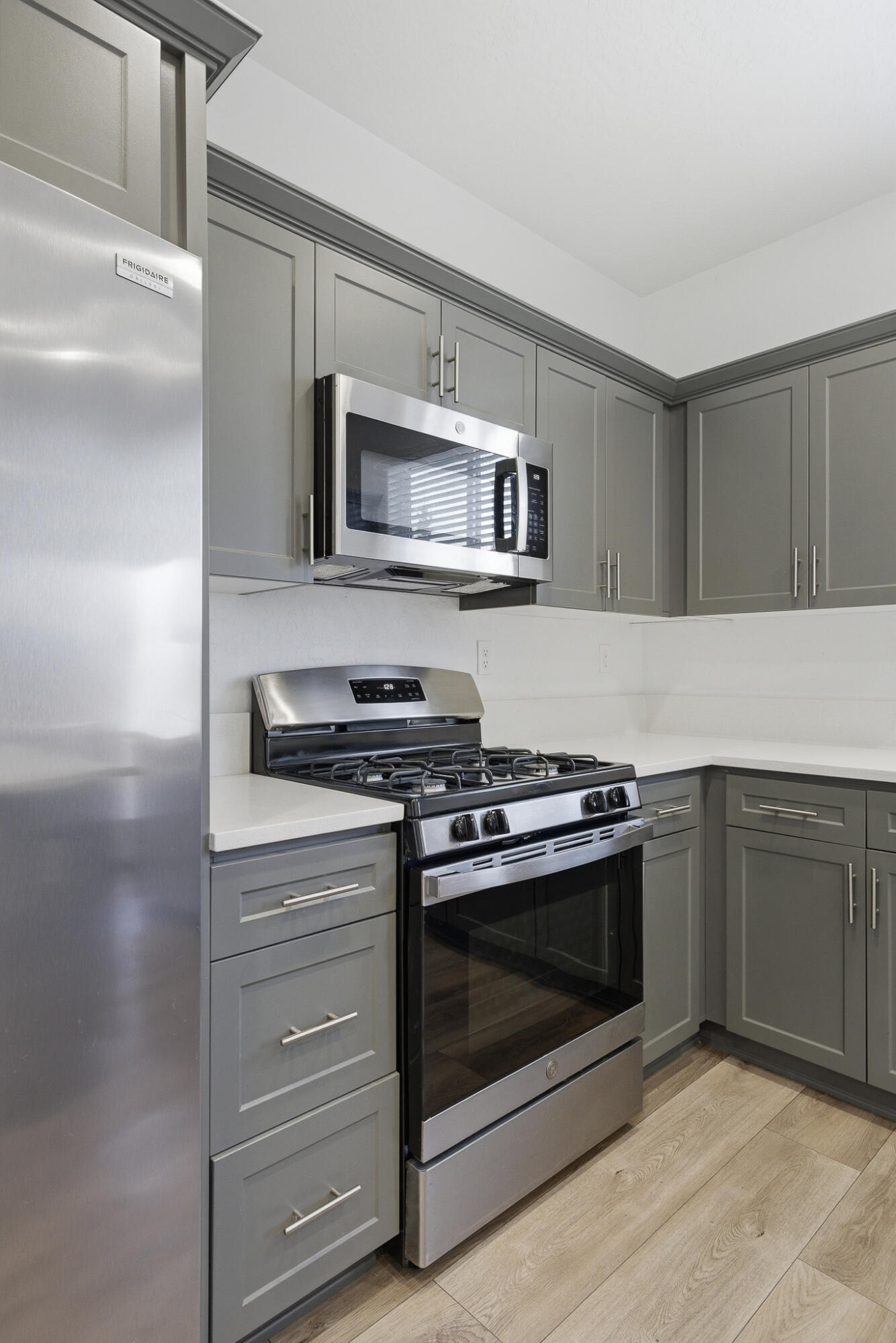 3008 N Creekside St, Visalia, CA 93291