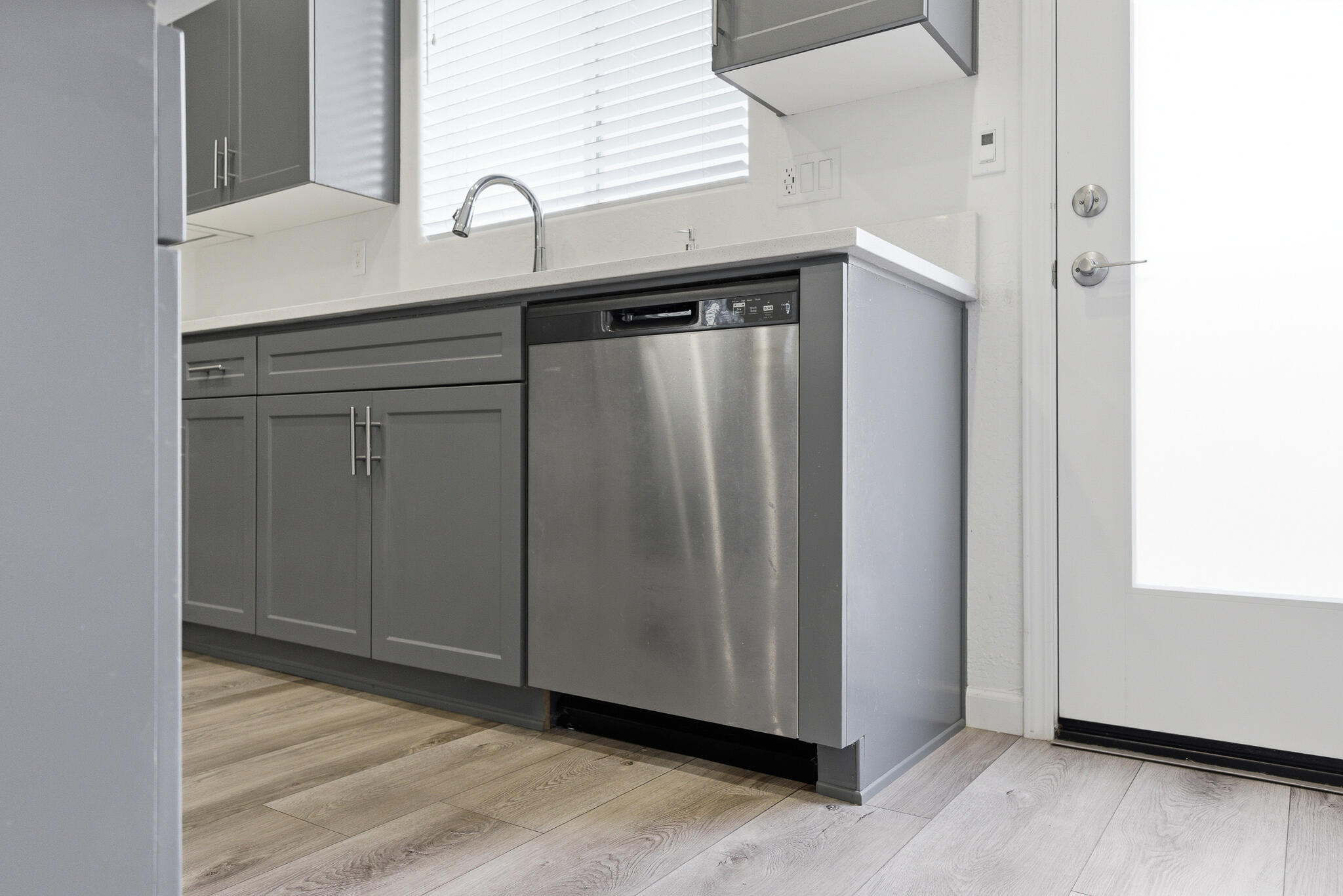 3008 N Creekside St, Visalia, CA 93291