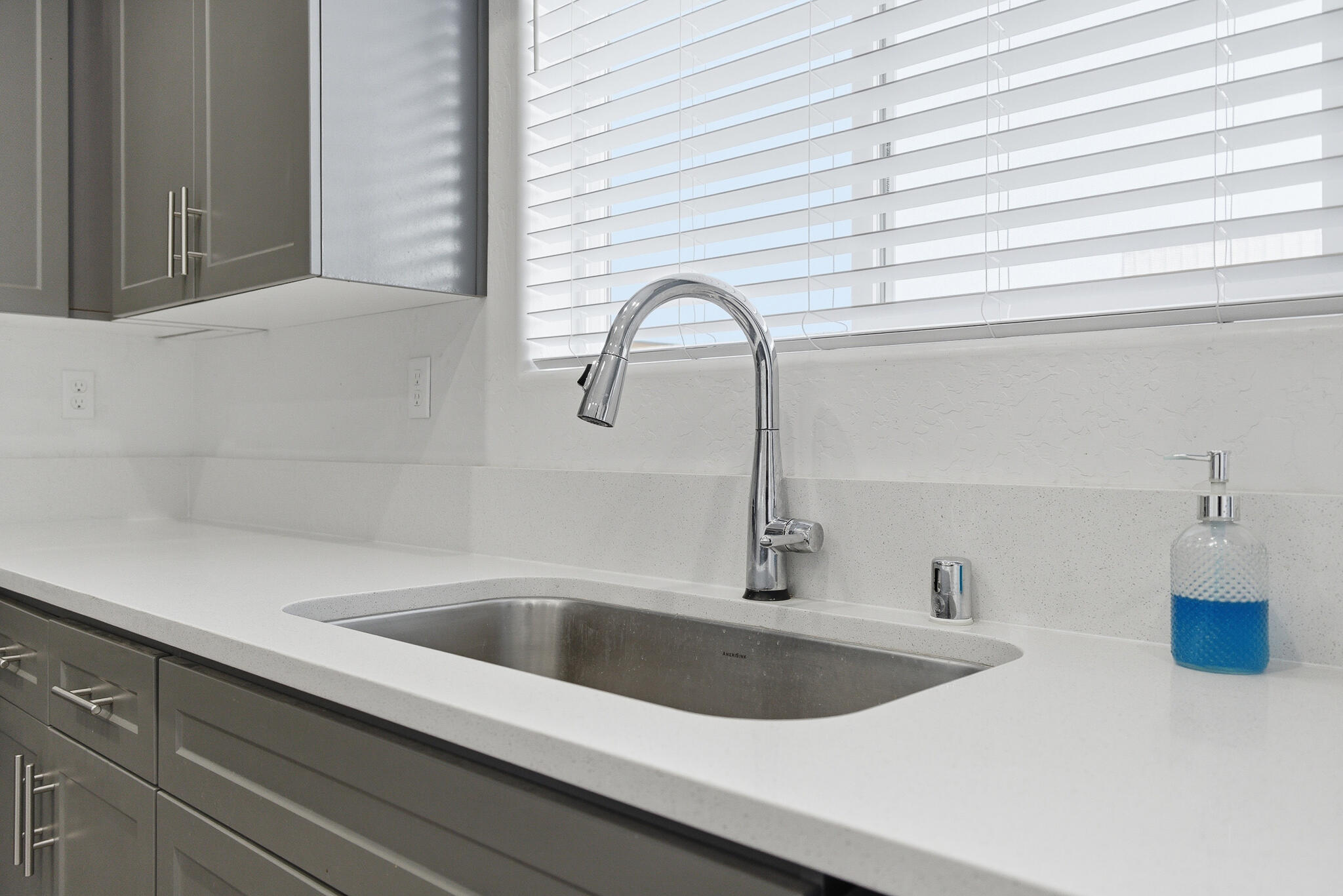 3008 N Creekside St, Visalia, CA 93291