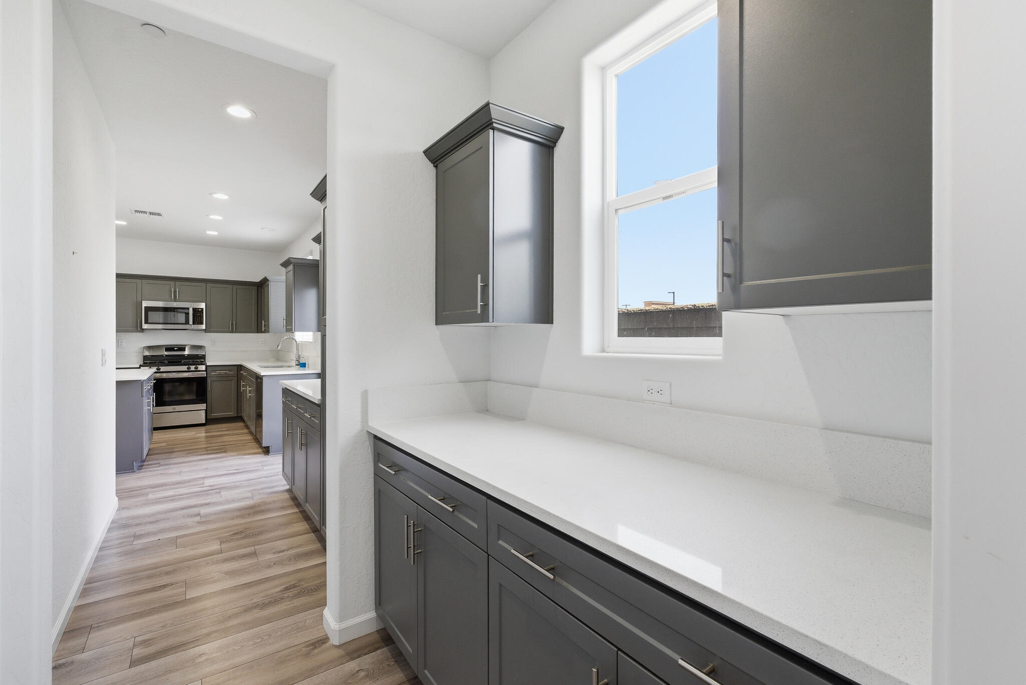 3008 N Creekside St, Visalia, CA 93291