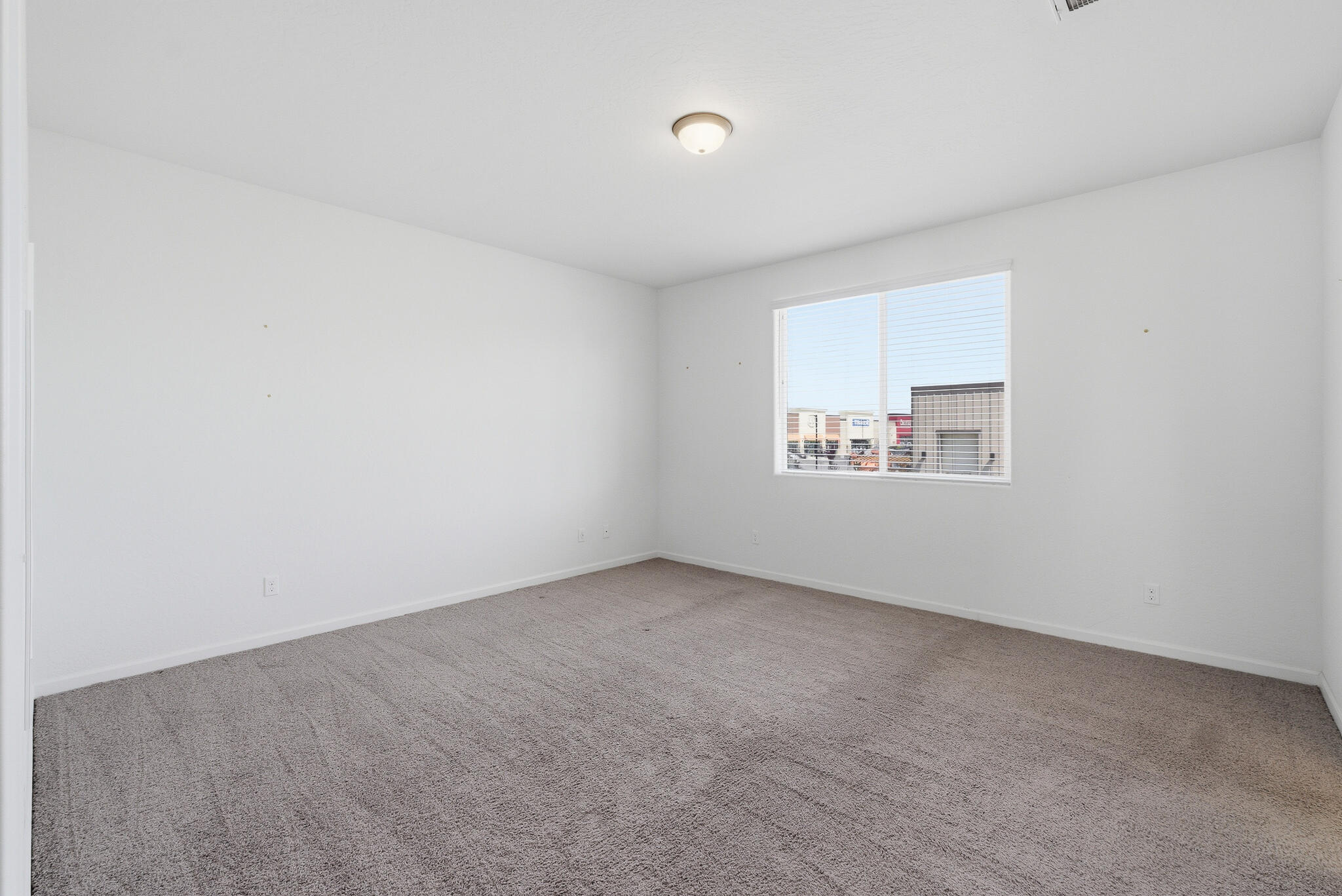 3008 N Creekside St, Visalia, CA 93291