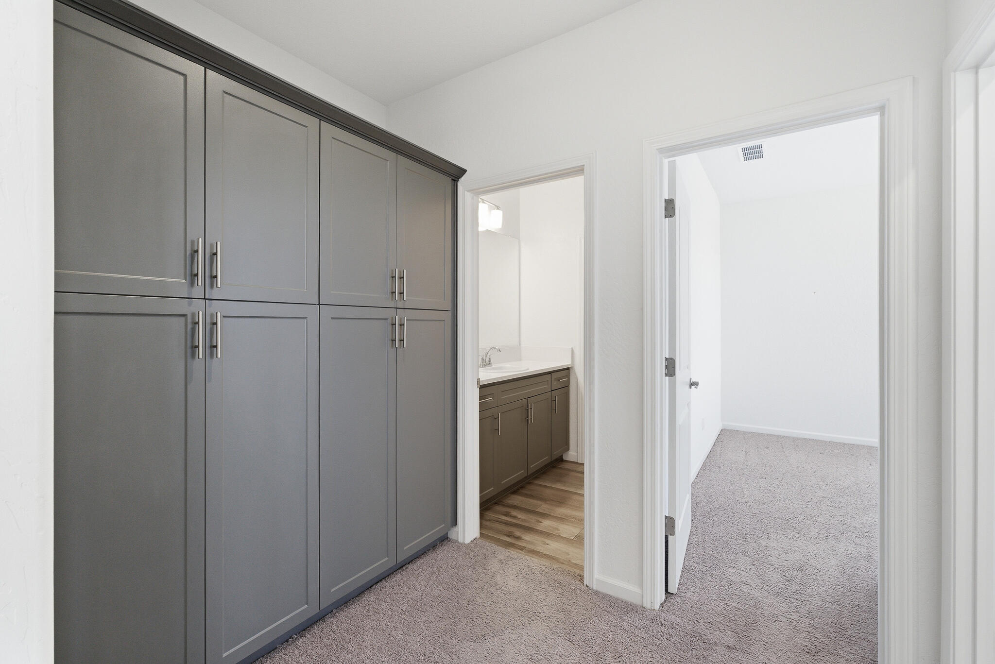 3008 N Creekside St, Visalia, CA 93291