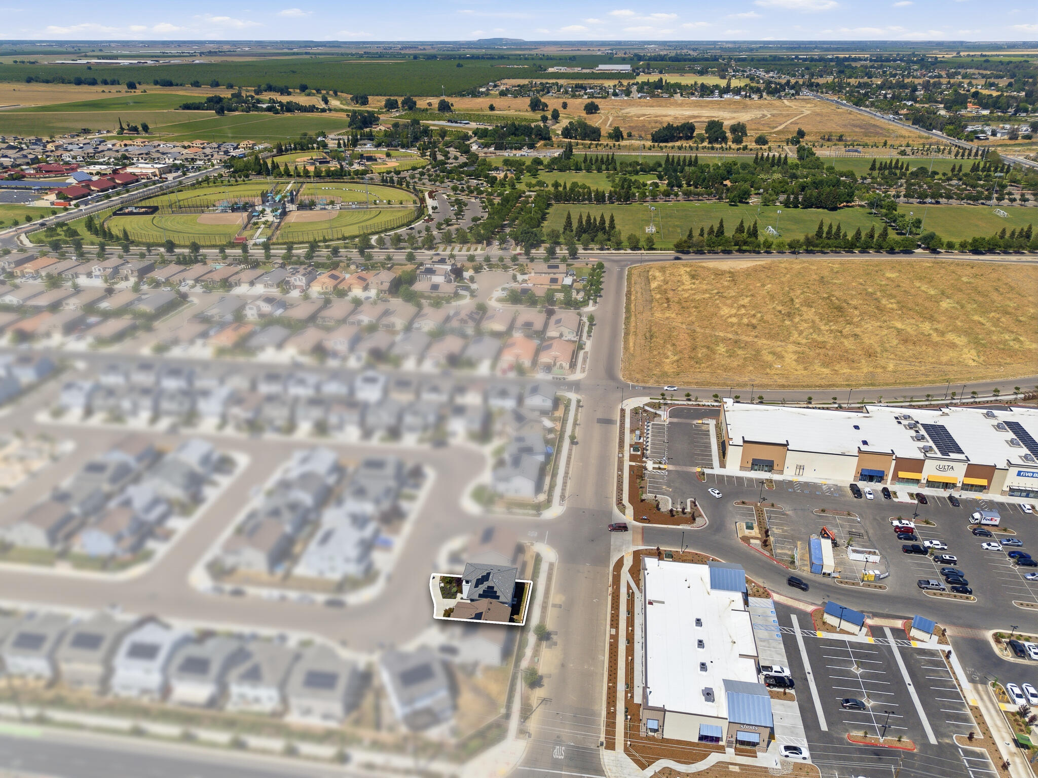 3008 N Creekside St, Visalia, CA 93291