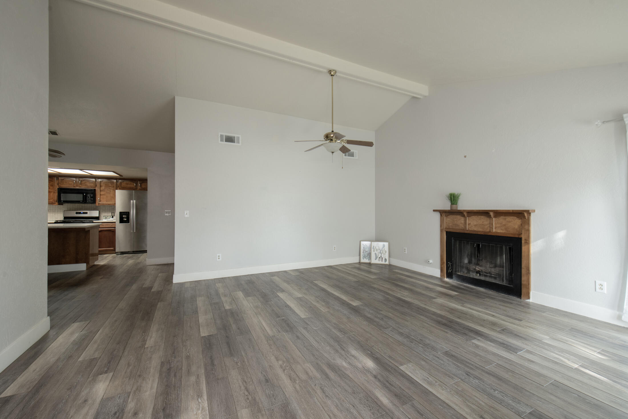 2554 E Tulare Ave, Visalia, CA 93292