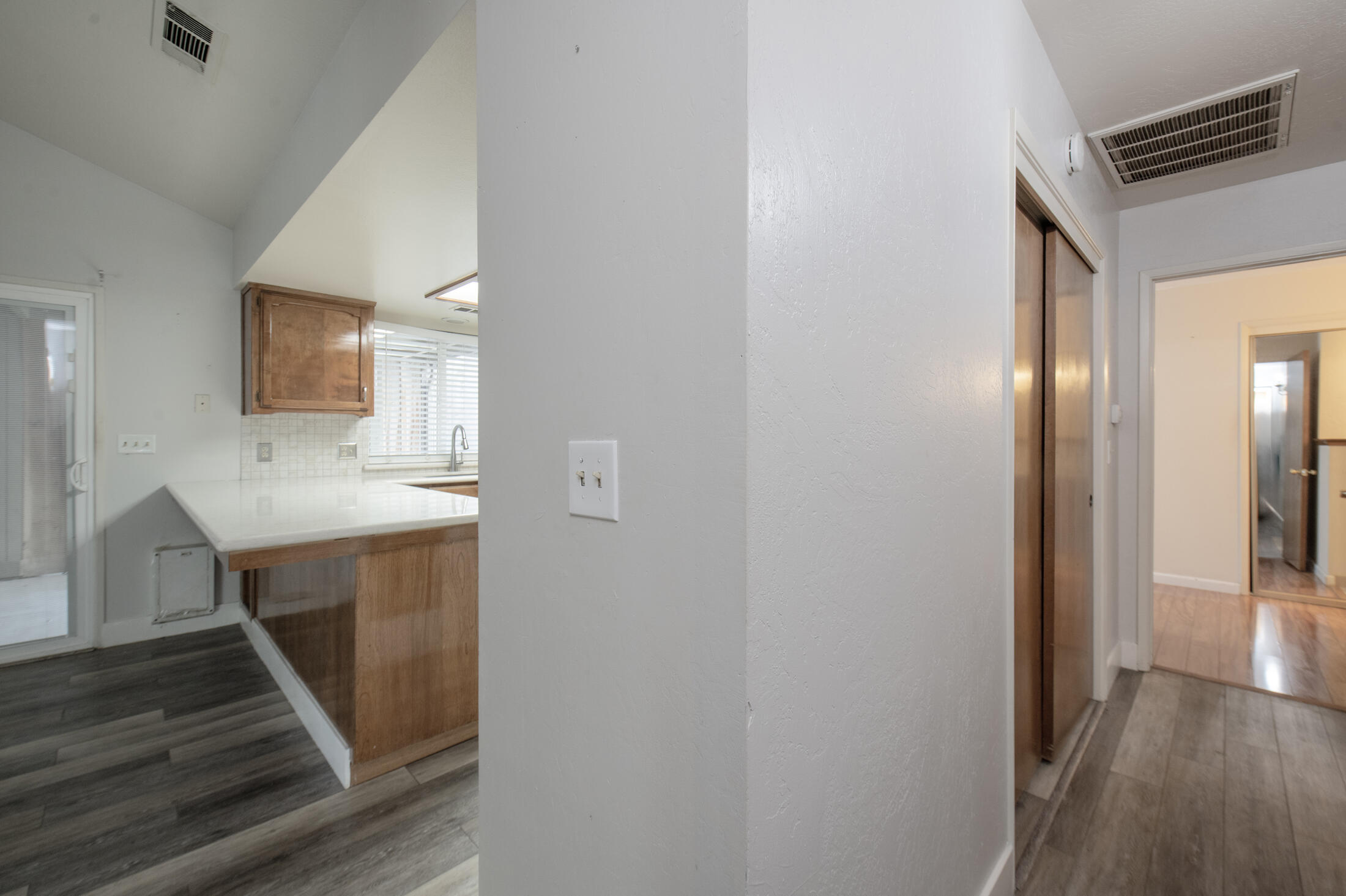 2554 E Tulare Ave, Visalia, CA 93292