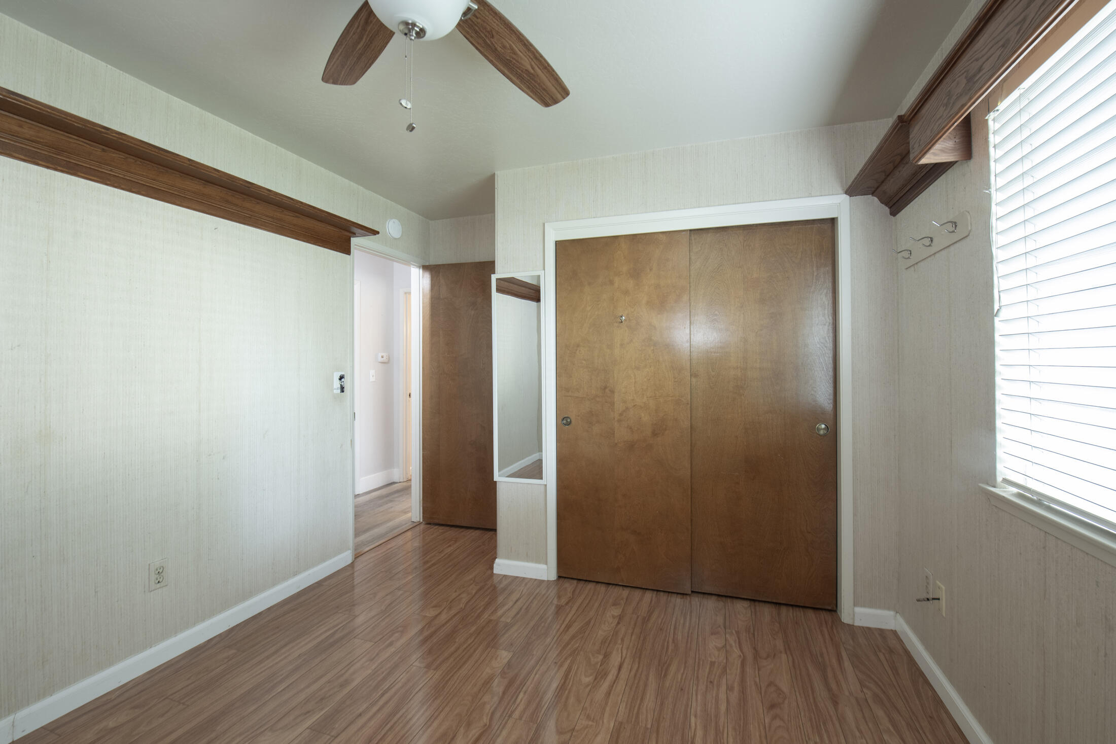 2554 E Tulare Ave, Visalia, CA 93292