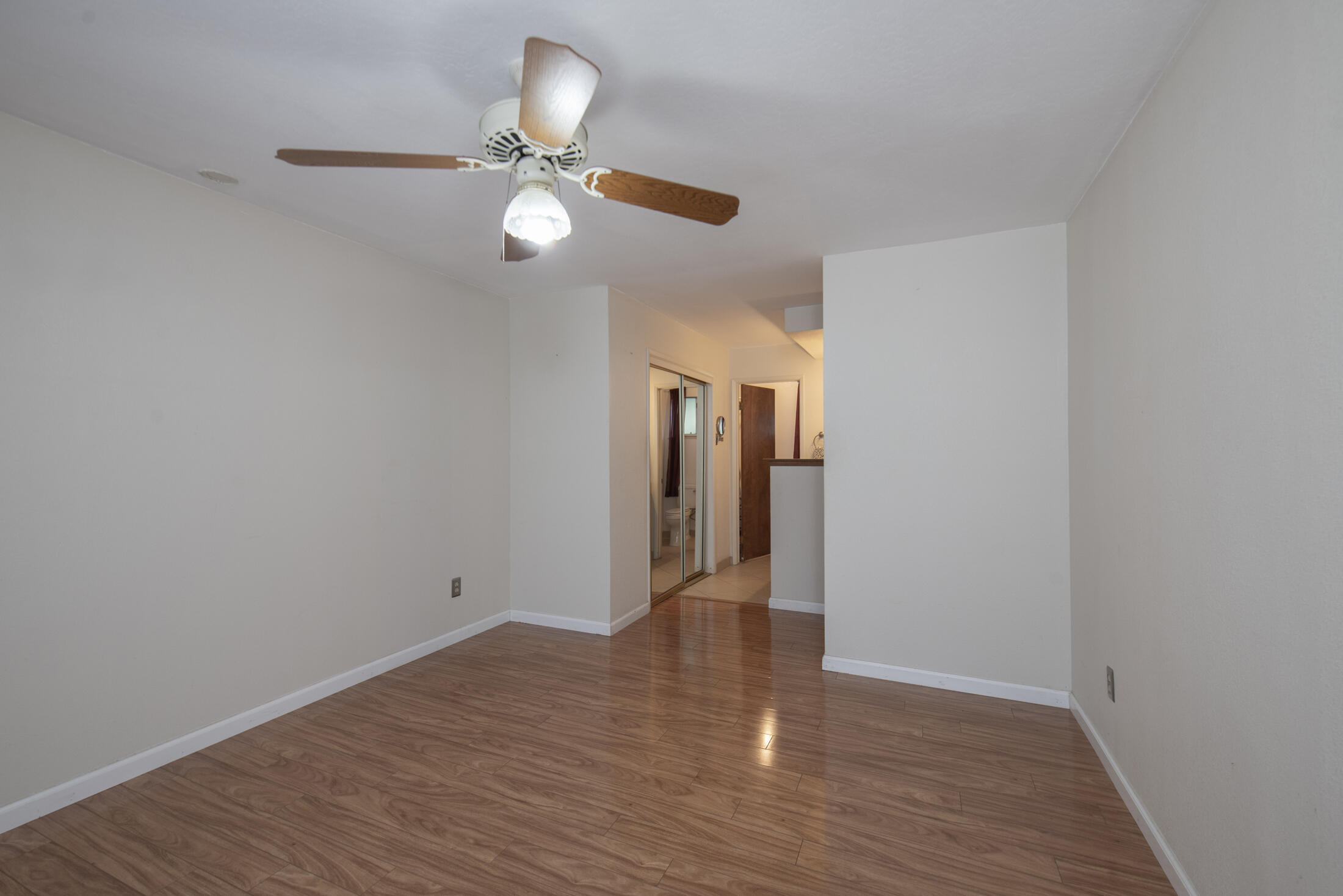 2554 E Tulare Ave, Visalia, CA 93292