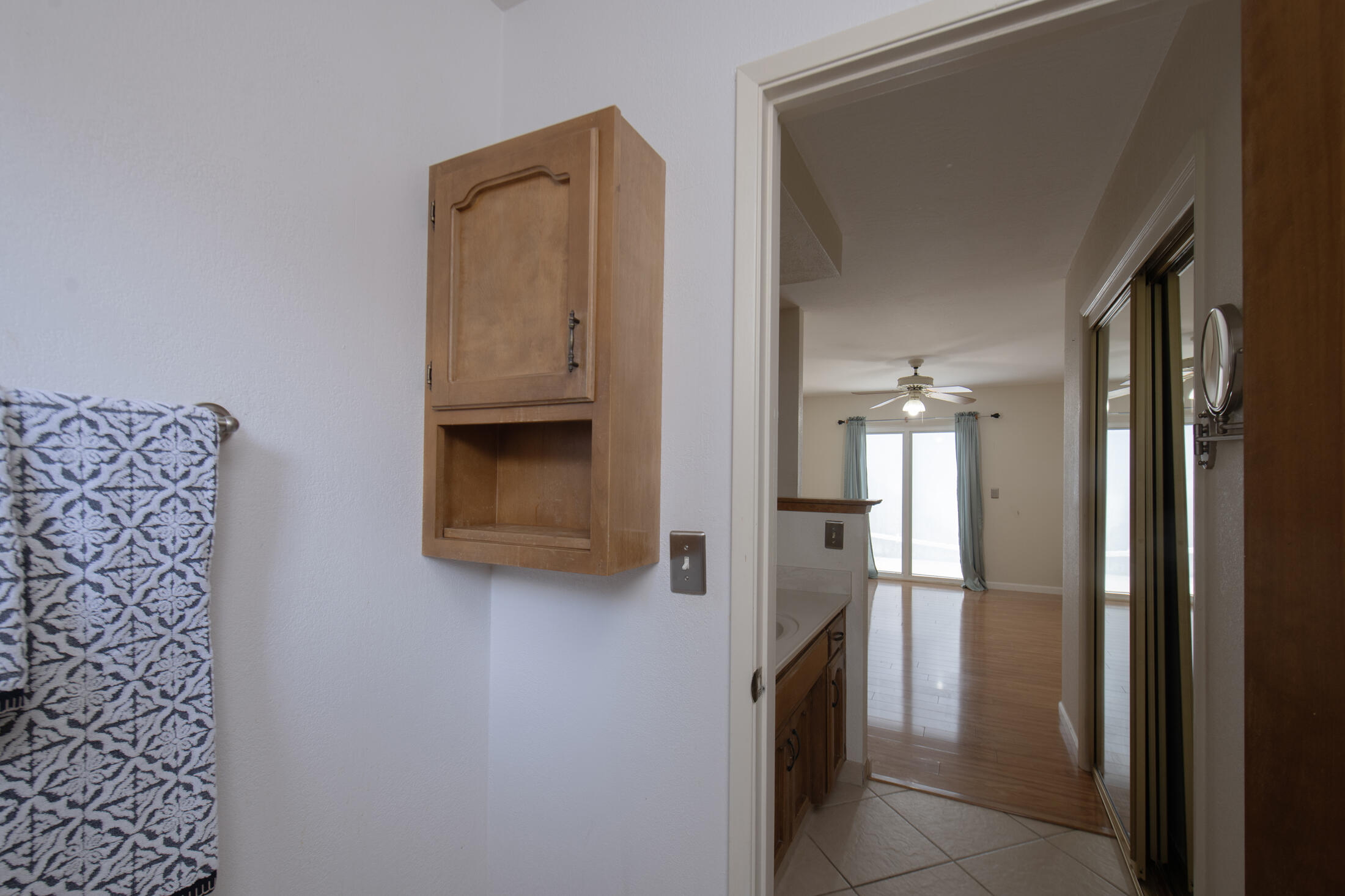 2554 E Tulare Ave, Visalia, CA 93292