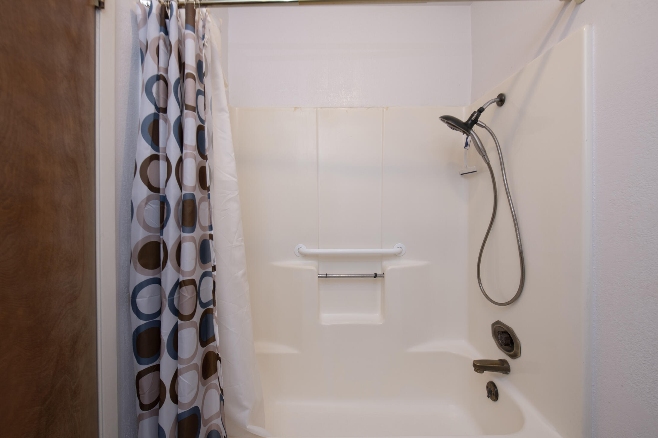 2554 E Tulare Ave, Visalia, CA 93292