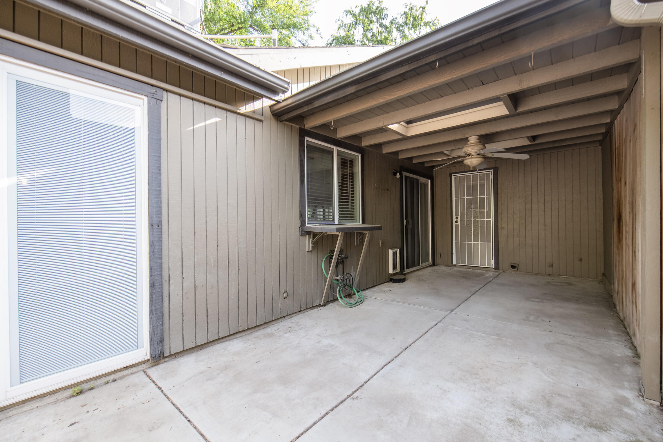 2554 E Tulare Ave, Visalia, CA 93292