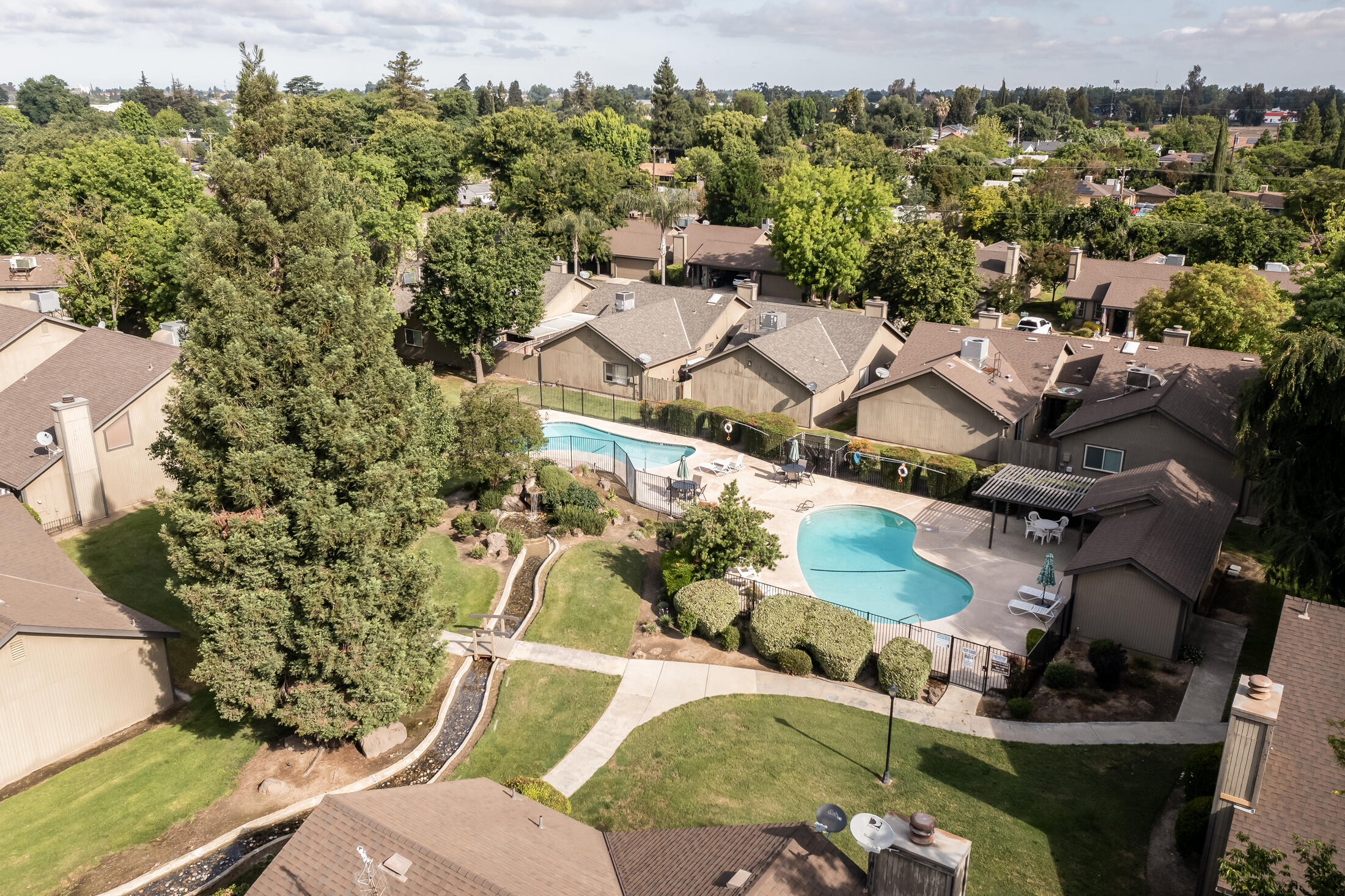 2554 E Tulare Ave, Visalia, CA 93292