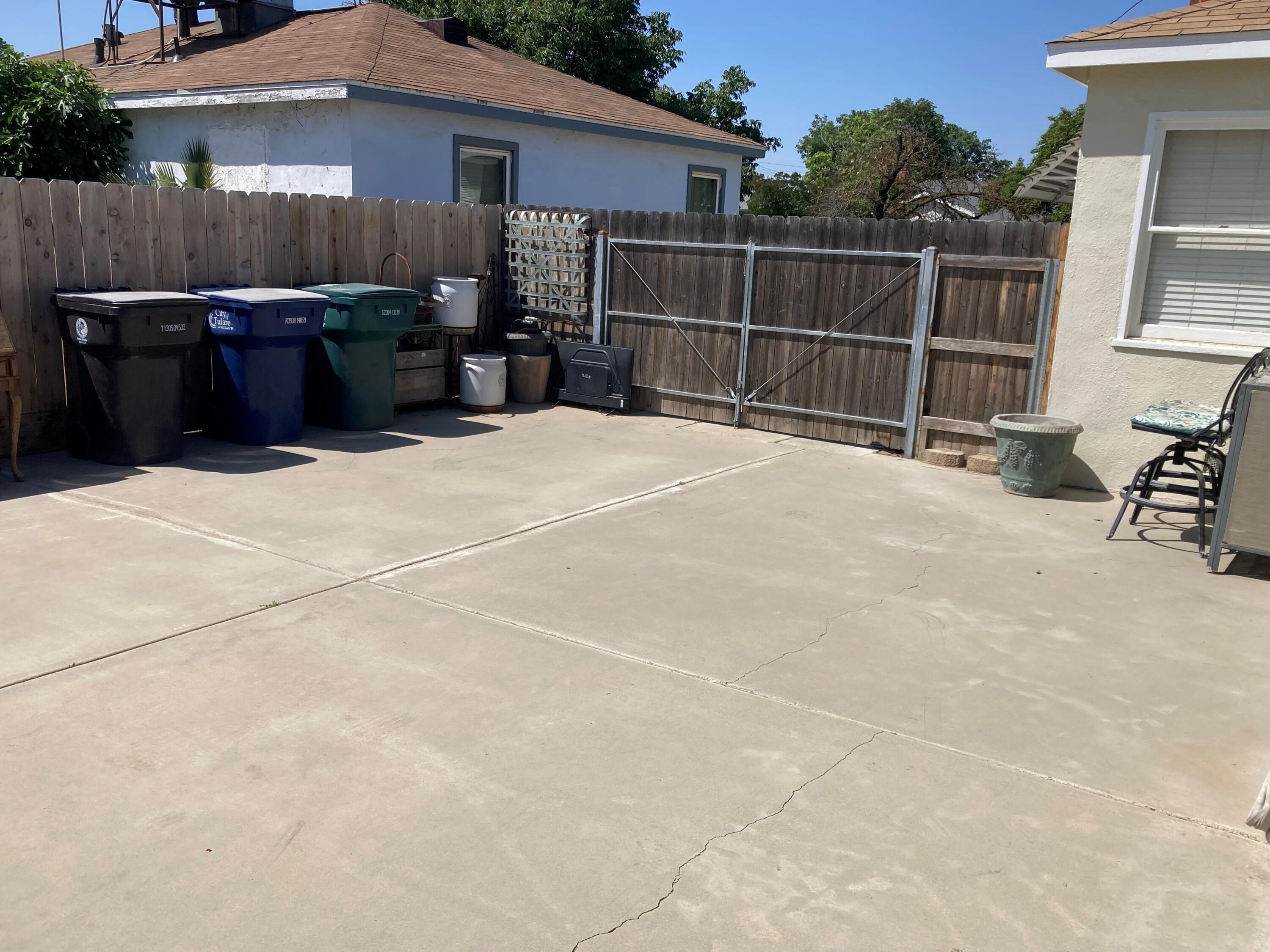 624 N North Pl, Tulare, CA 93274