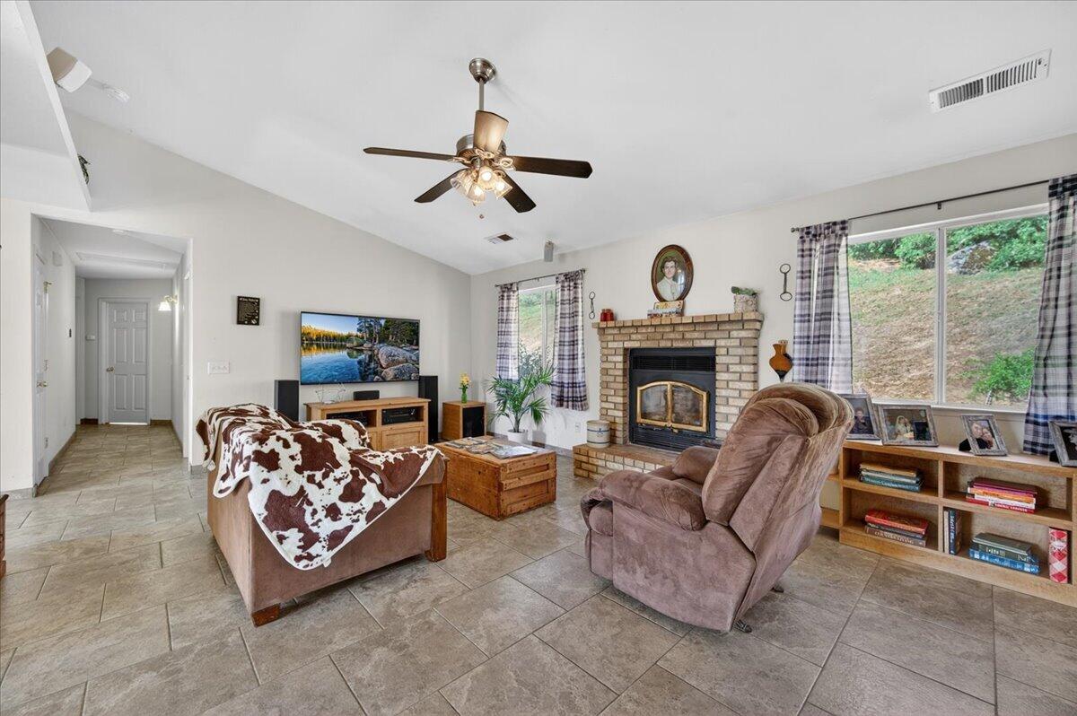 36209 Sand Creek Rd, Yokuts Valley, CA 93675