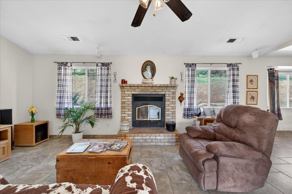 36209 Sand Creek Rd, Yokuts Valley, CA 93675